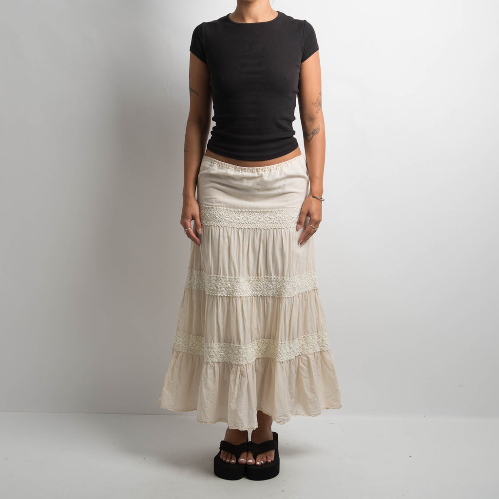 CREAM TIERED SKIRT