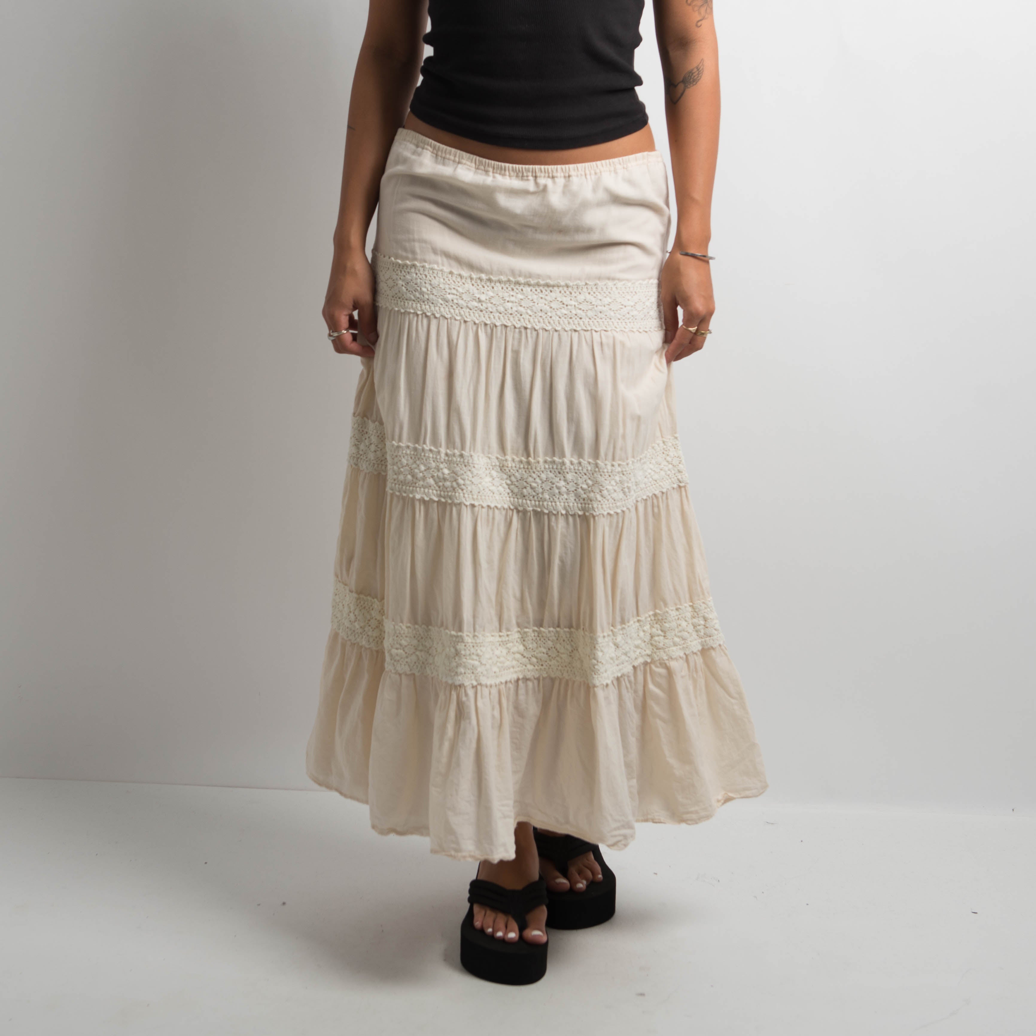 CREAM TIERED SKIRT