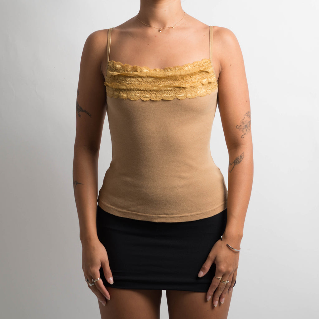 LACE RUFFLE CAMISOLE