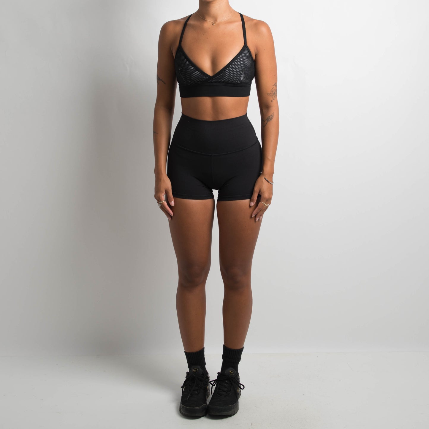 BLACK MESH SPORTS BRA