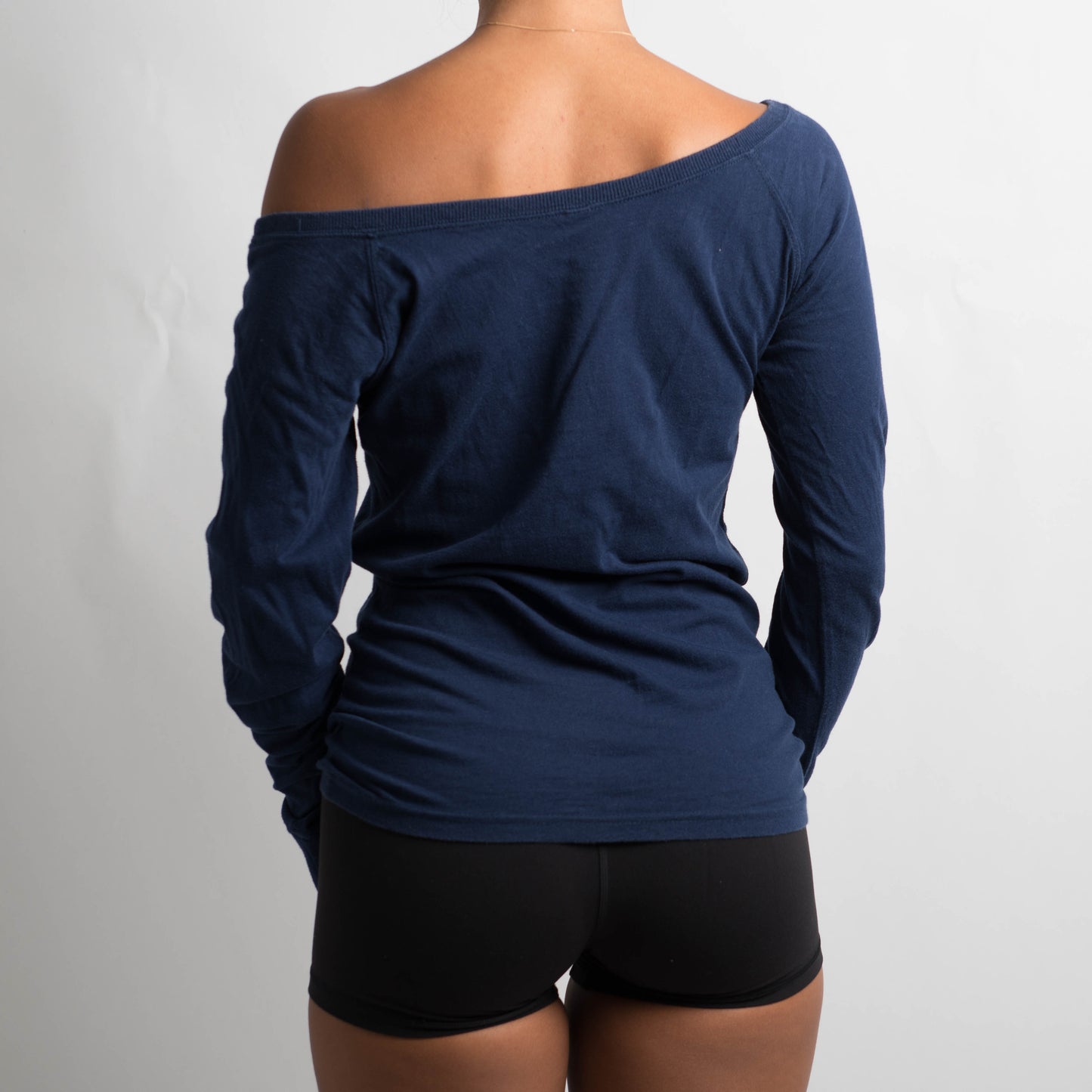 NAVY WIDE NECK LONG SLEEVE