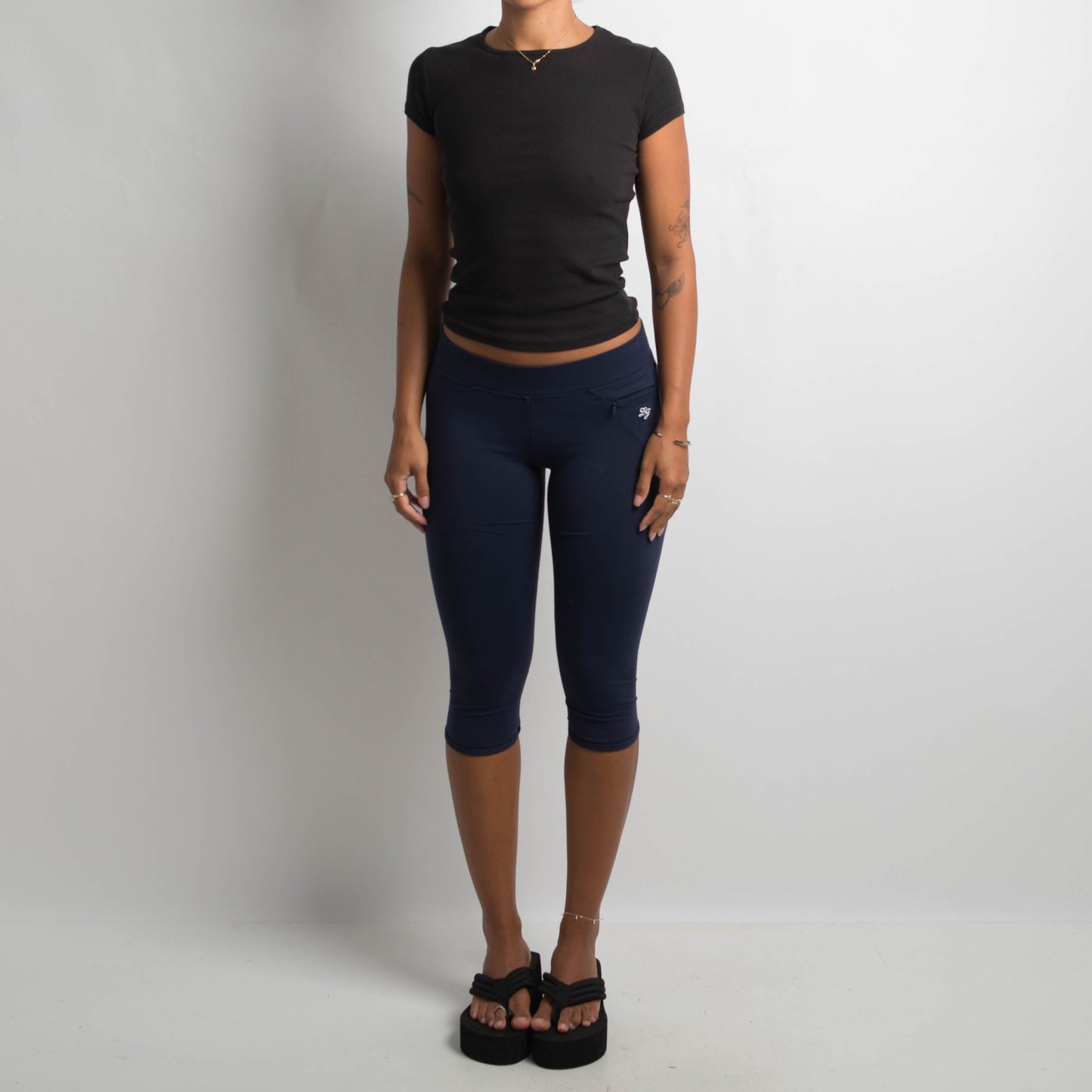 NAVY CAPRI LEGGINGS