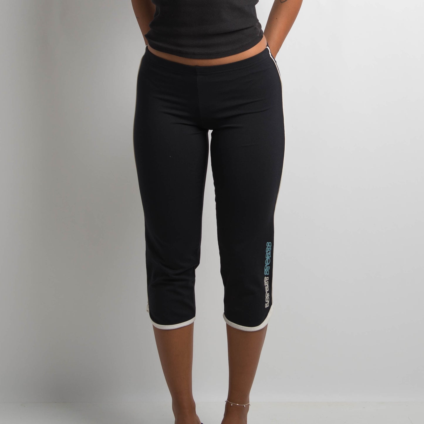 BLACK CAPRI LEGGINGS