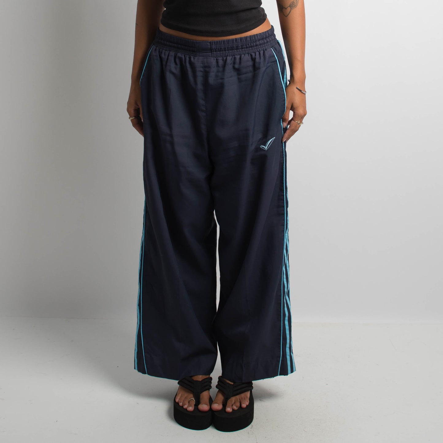 NAVY BAGGY TRACK PANTS