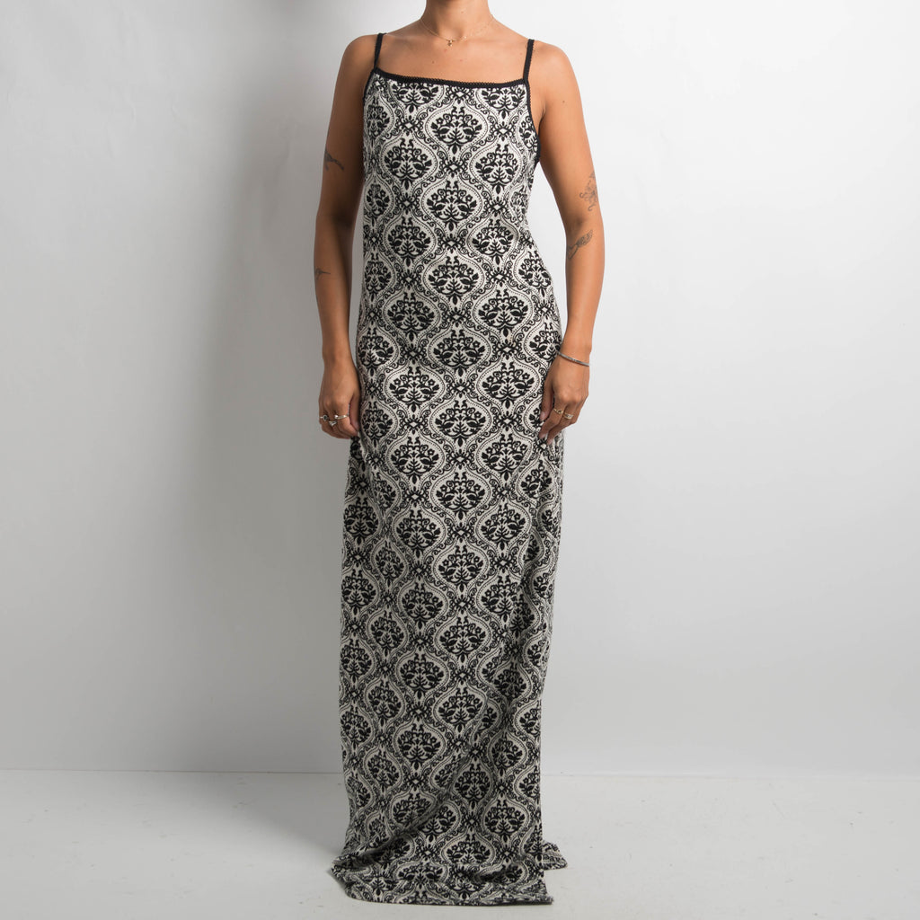 FLORAL KNIT MAXI DRESS