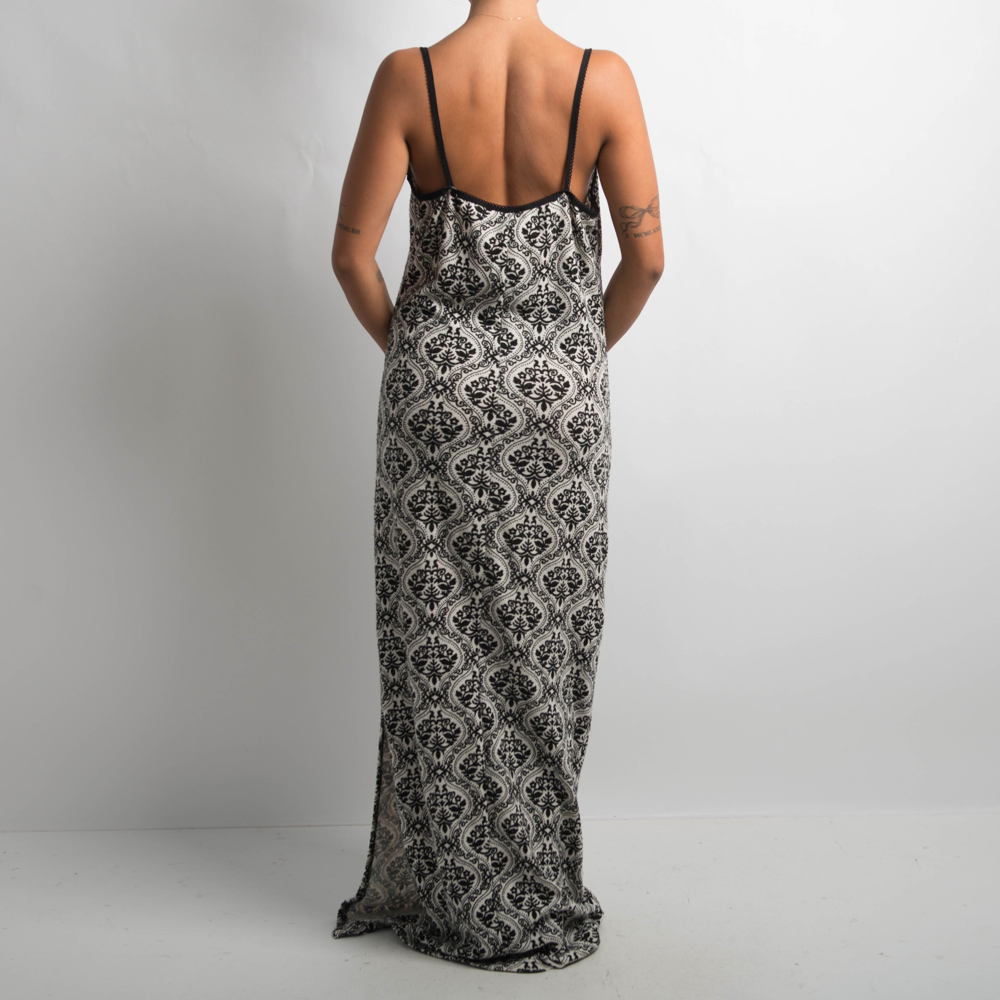 FLORAL KNIT MAXI DRESS