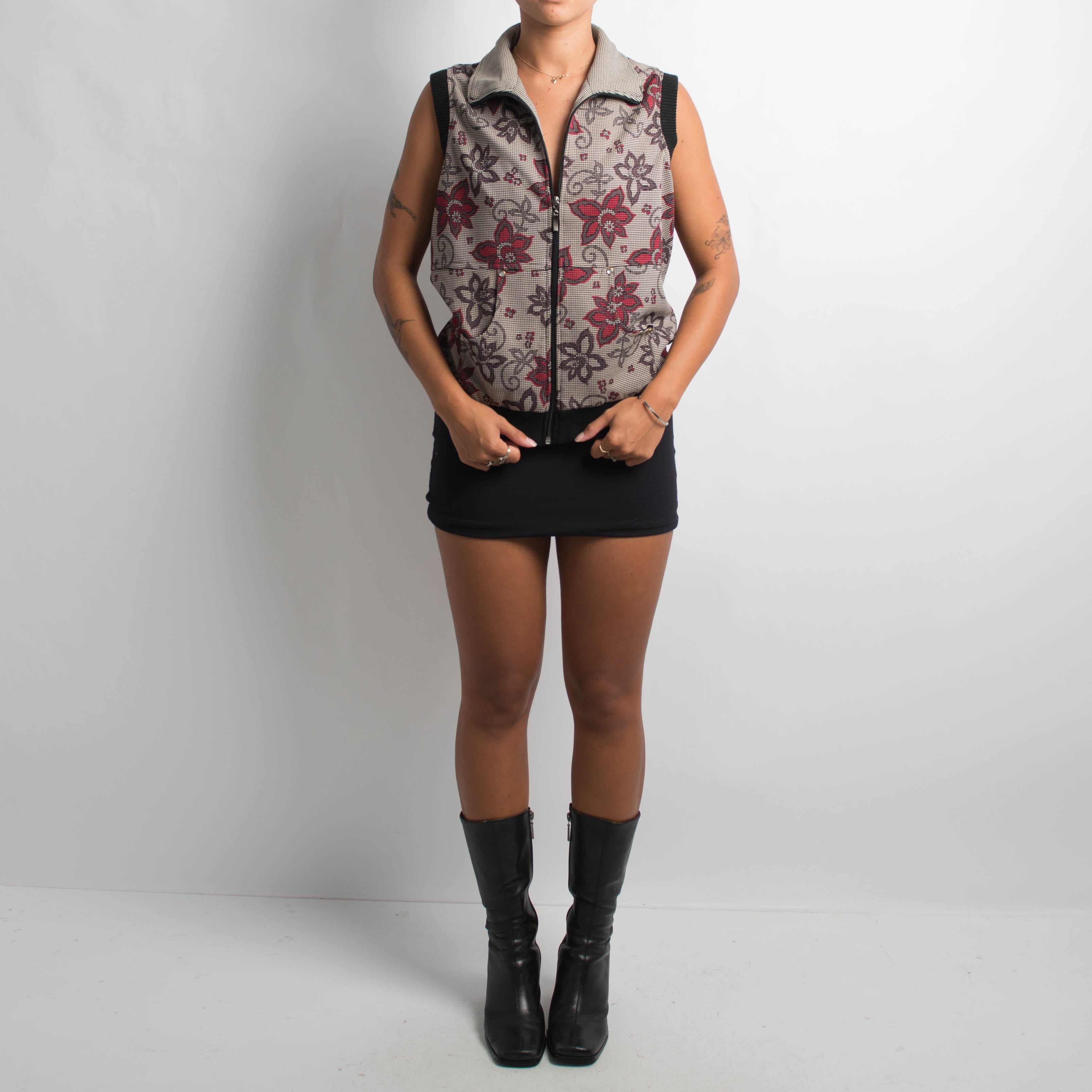 FLORAL SLEEVELESS VEST
