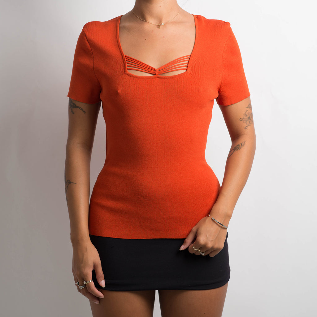 ORANGE KNIT TOP