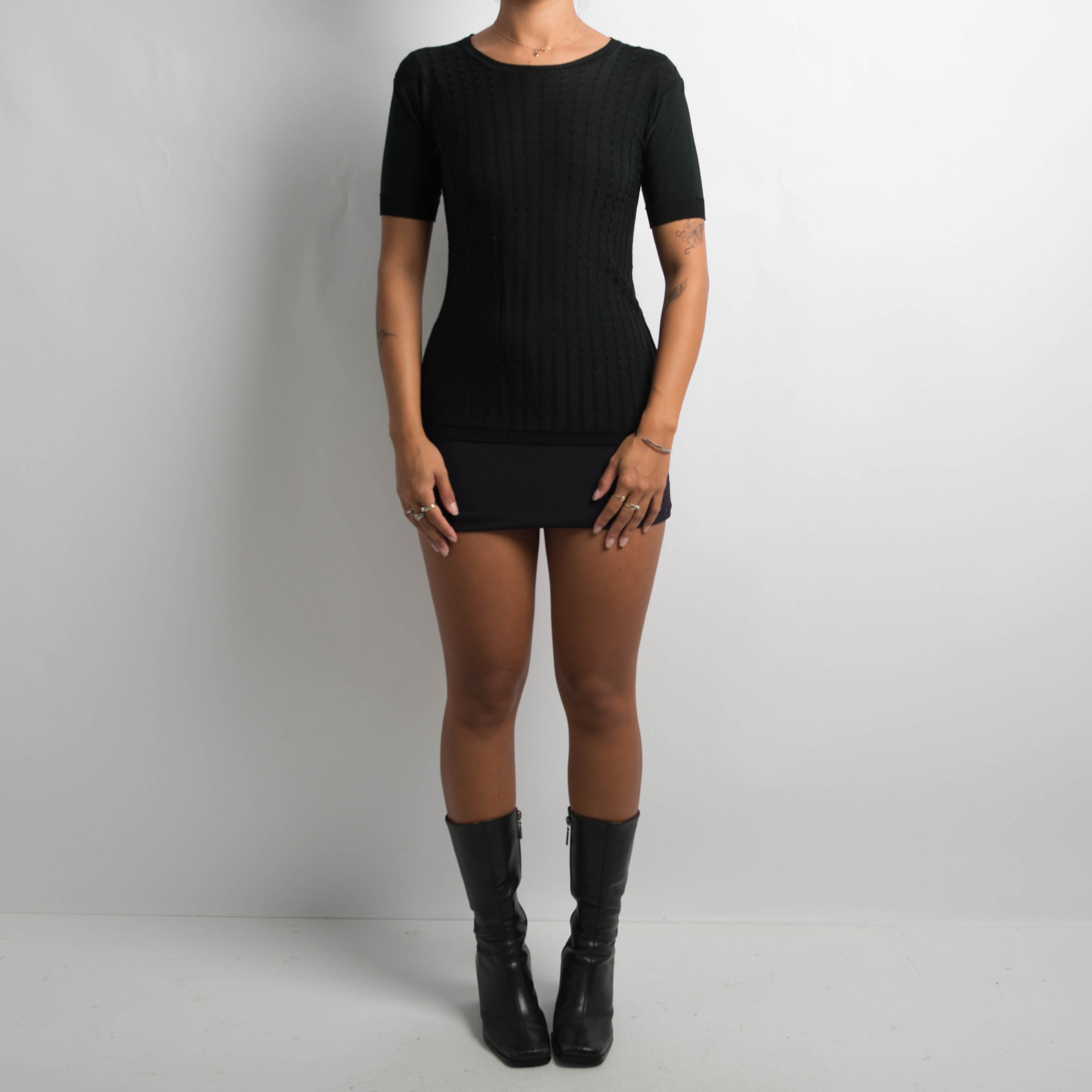 BLACK KNIT TSHIRT