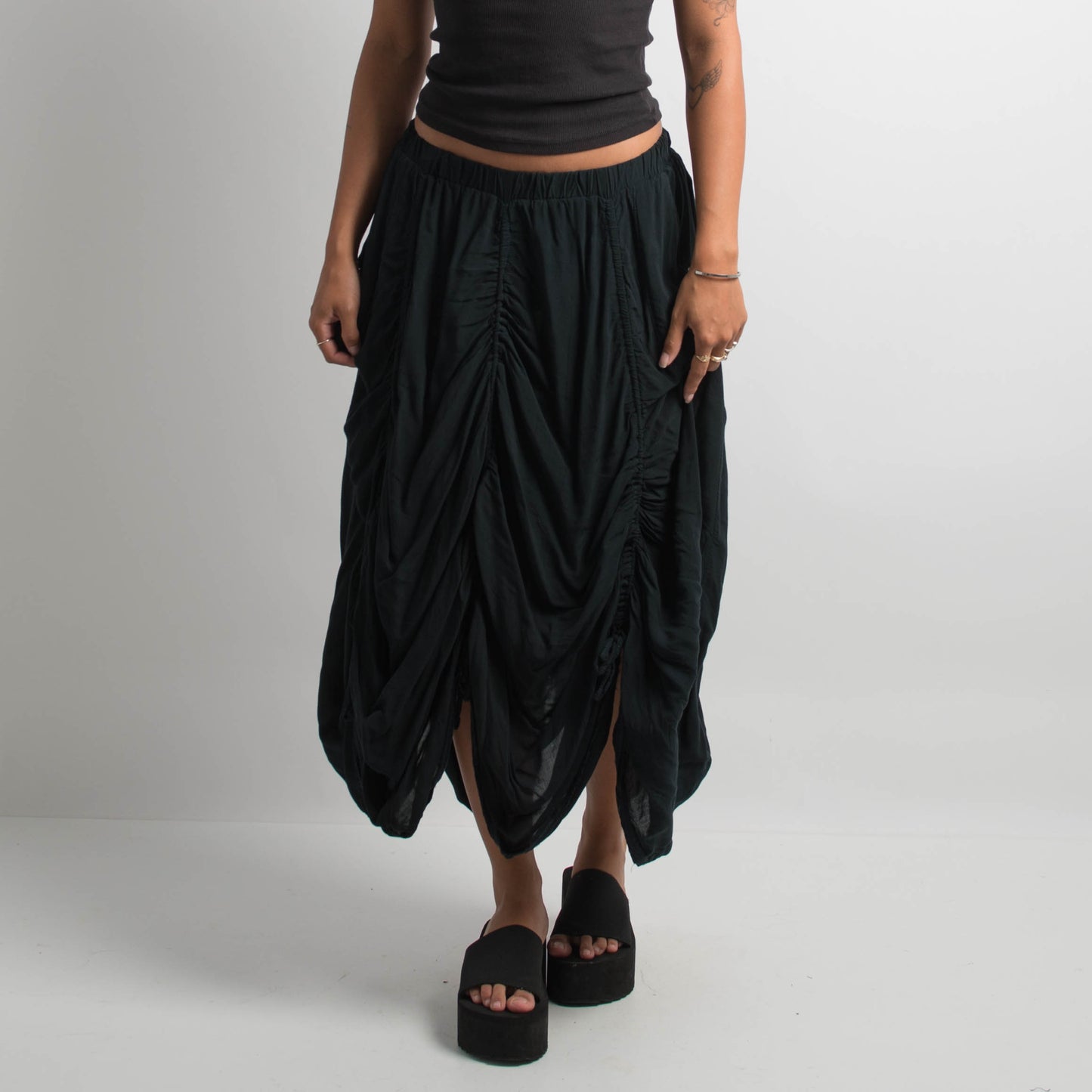 BLACK RUCHED MIDI SKIRT