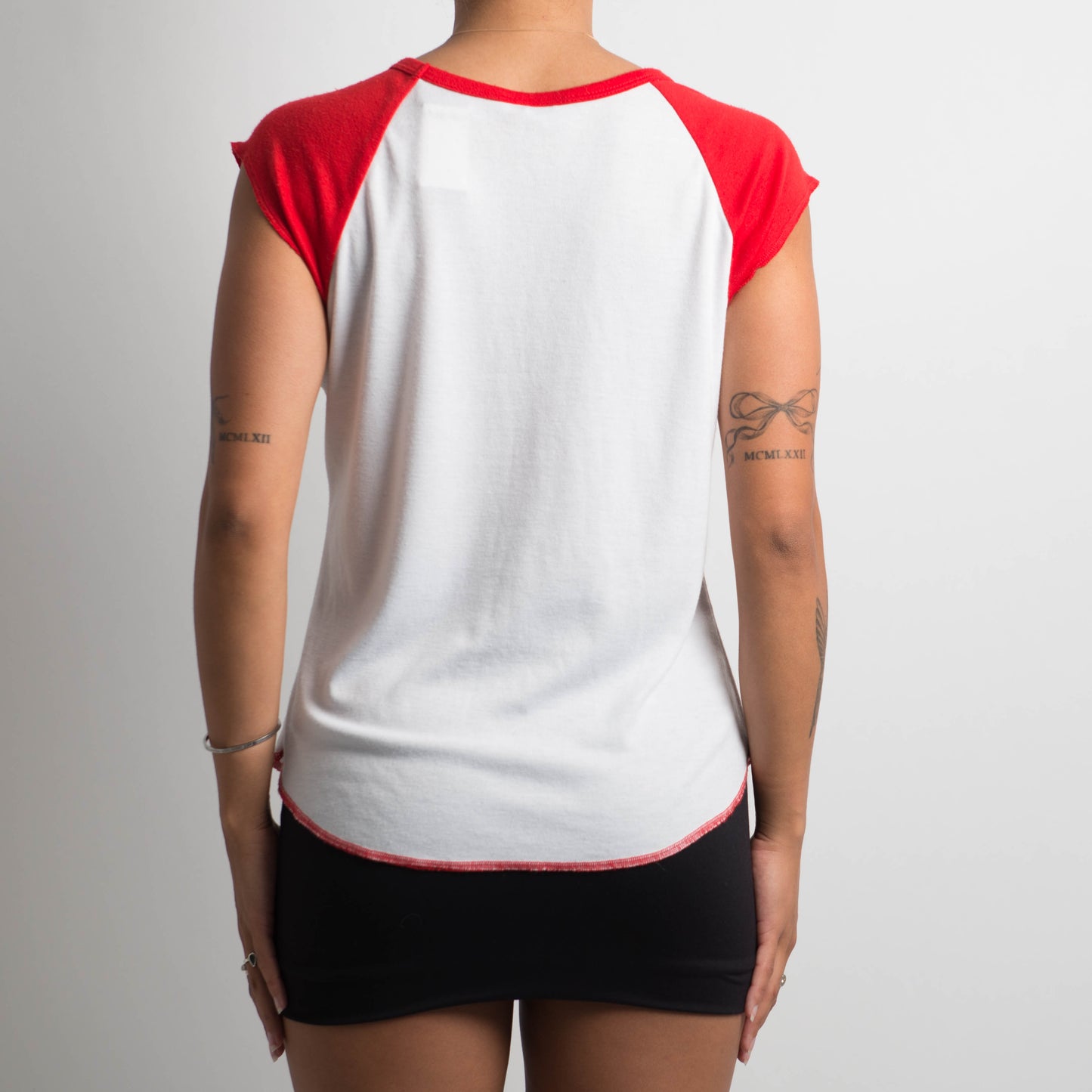 SLEEVELESS RINGER TOP