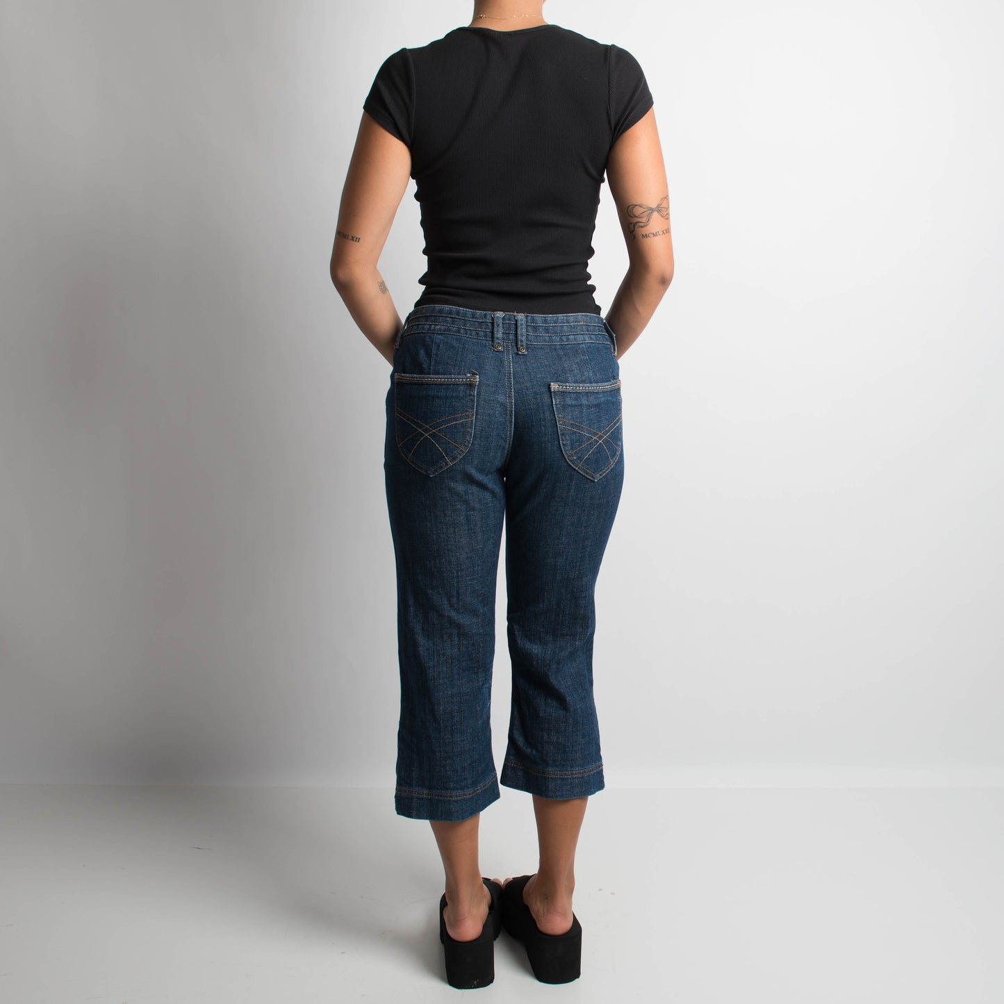 DENIM CAPRI JEANS