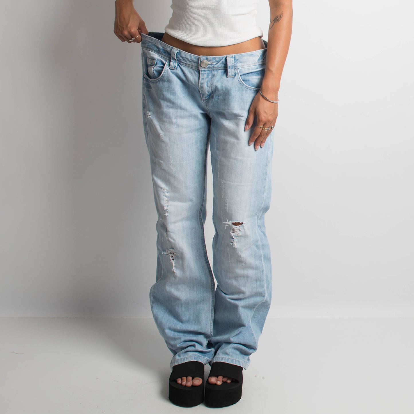 JEAN BOOTCUT DÉCHIRÉ