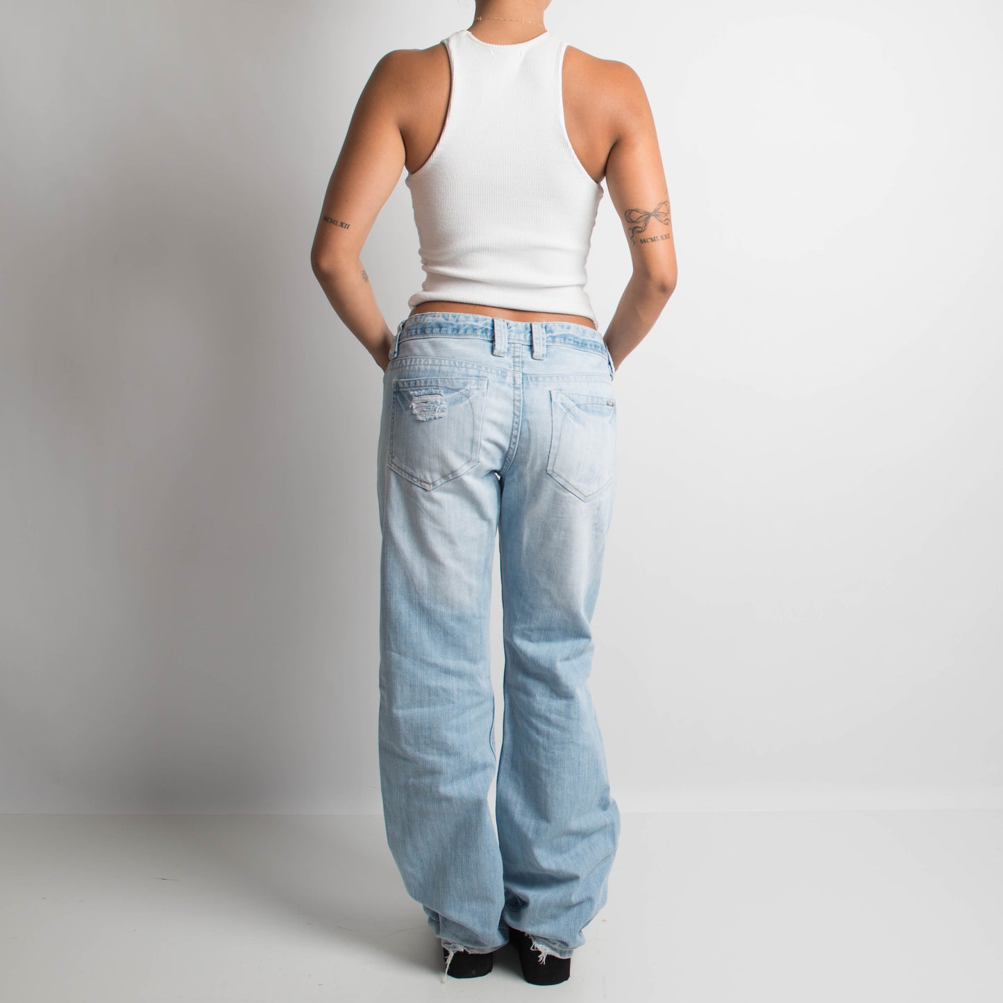 JEAN BOOTCUT DÉCHIRÉ