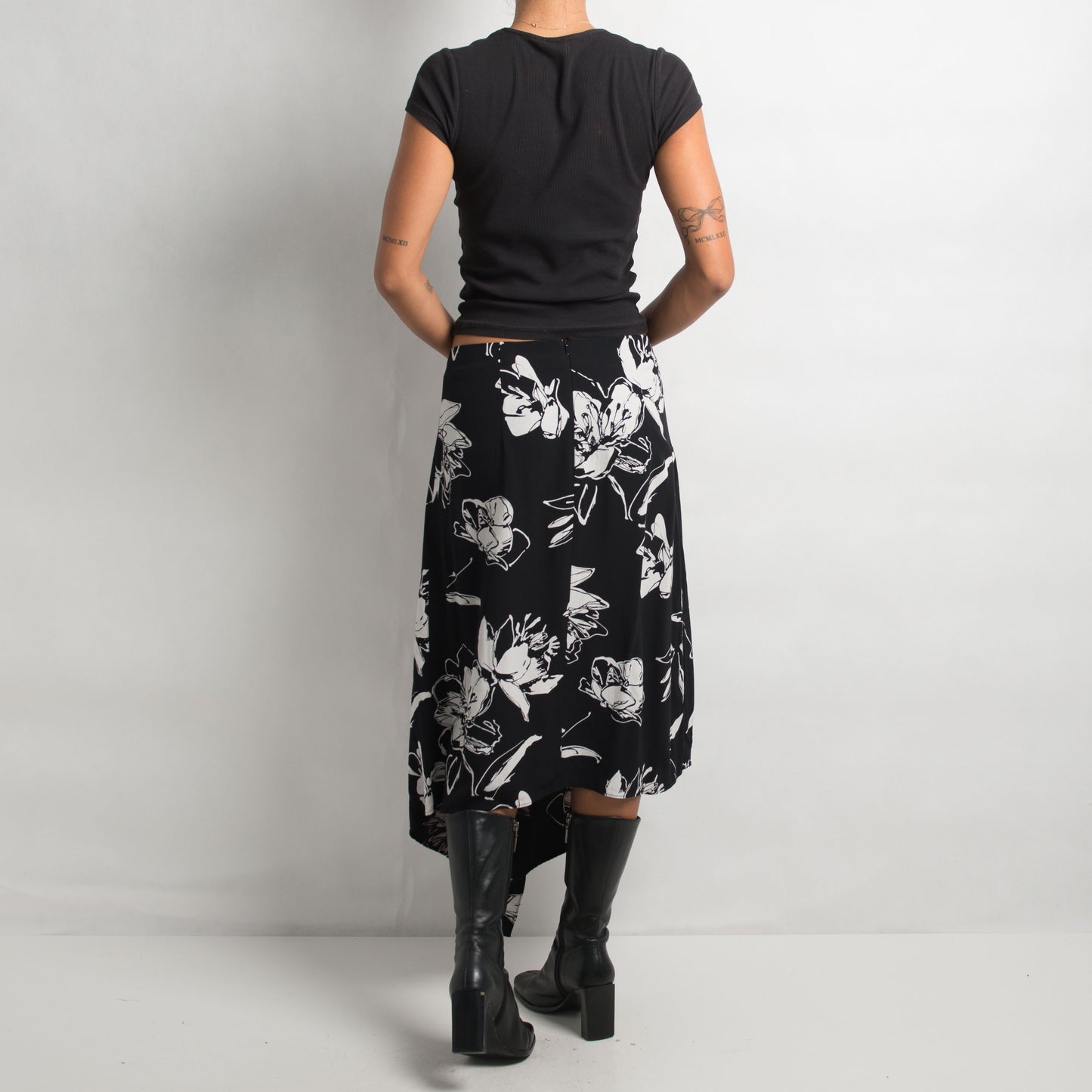 BLACK FLORAL MIDI SKIRT