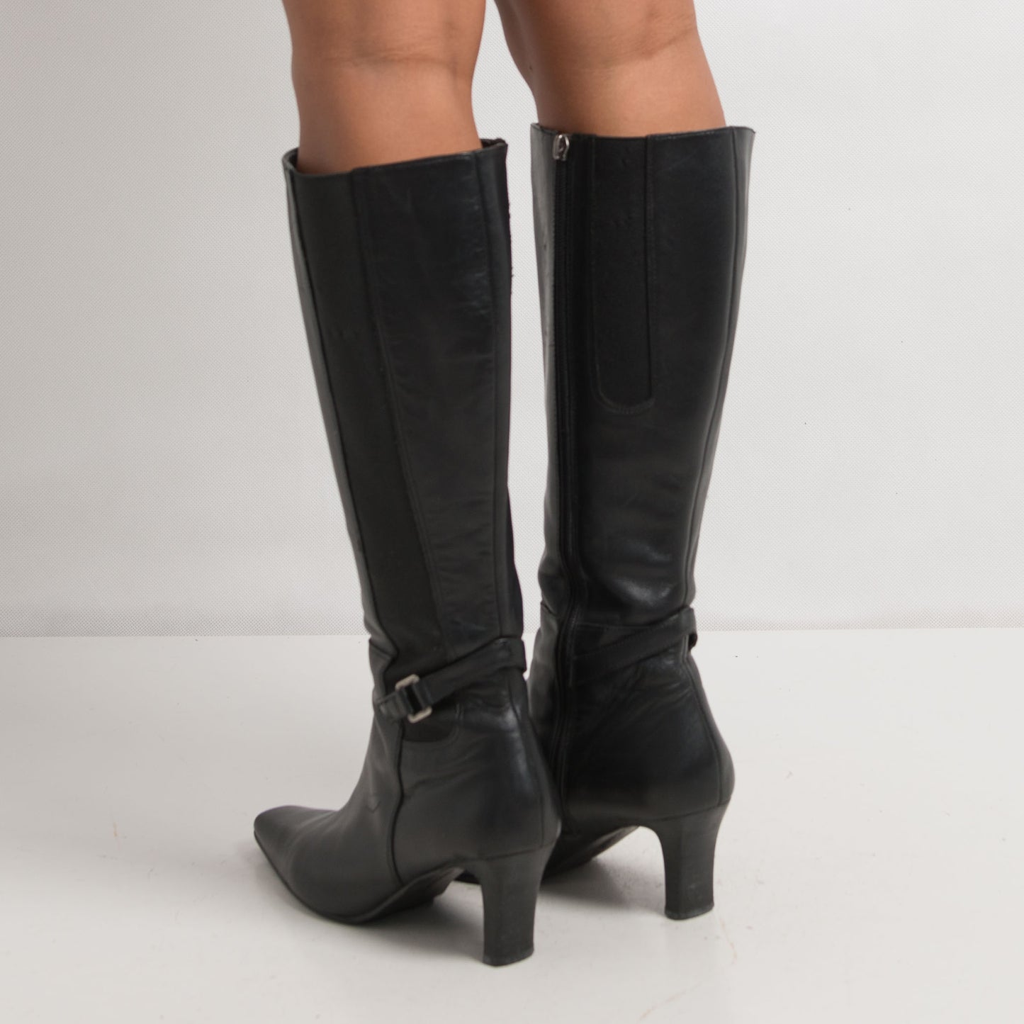 BLACK KNEE HIGH BOOTS