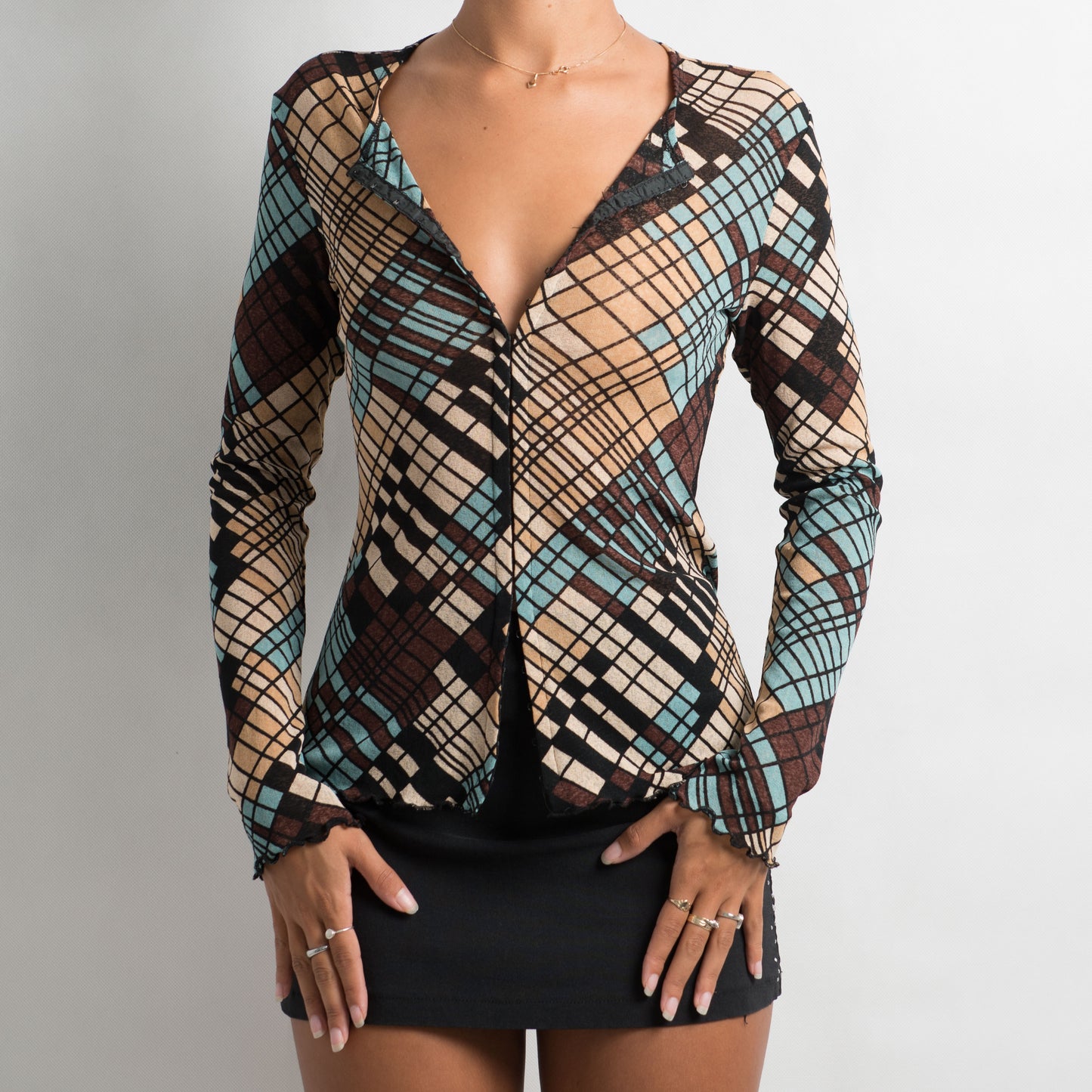 MESH PATTERNED LONG SLEEVE