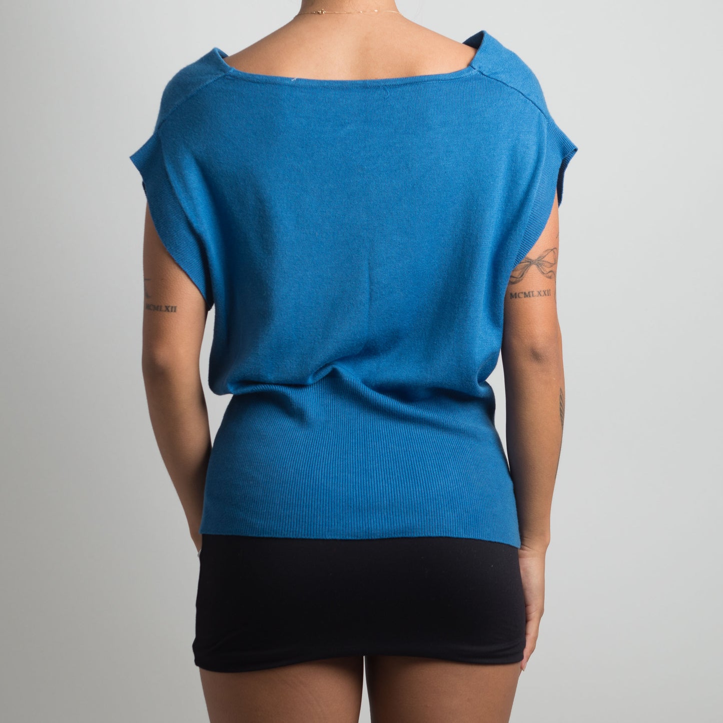 BLUE KNIT COWL NECK TOP