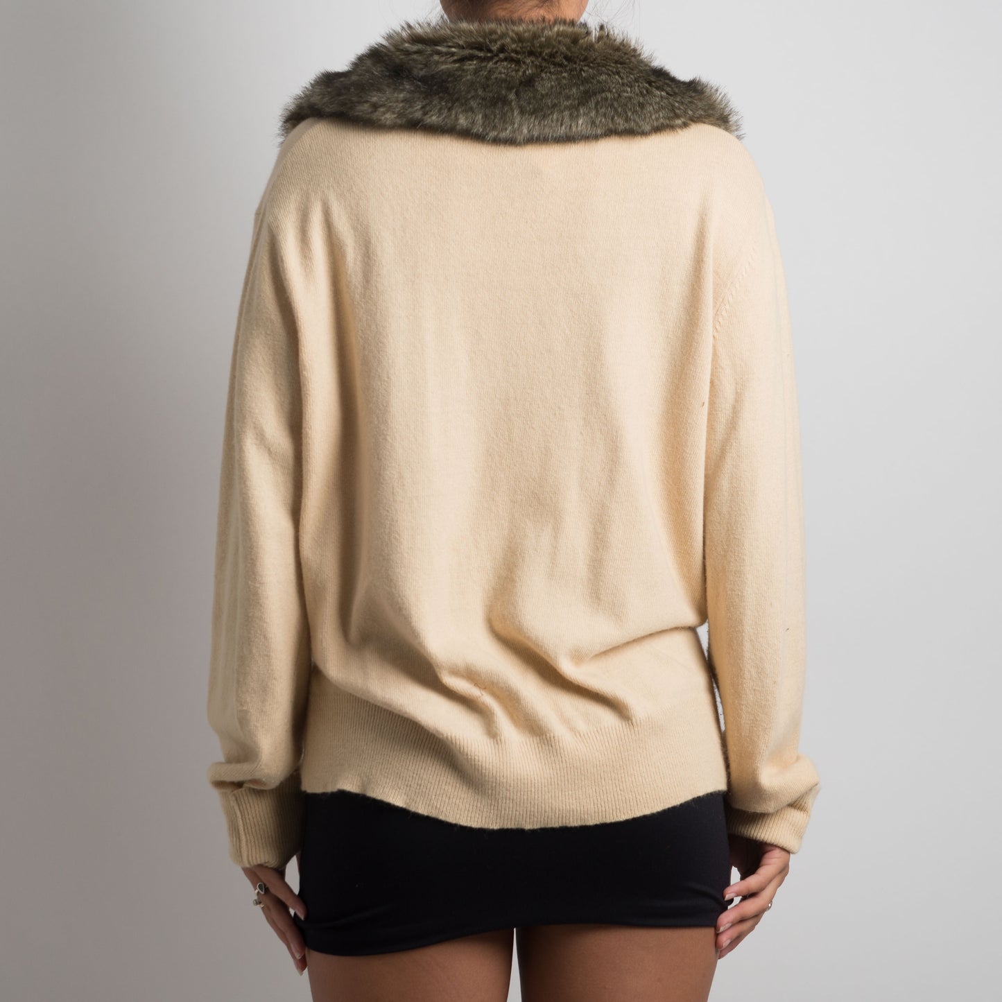 DETACHABLE FUR TRIM CARDIGAN