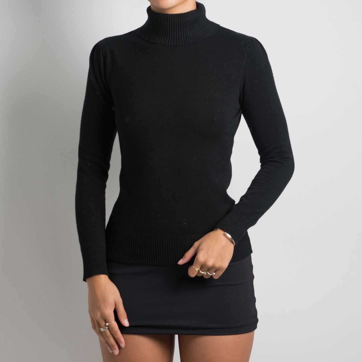 BLACK TURTLENECK LONG SLEEVE