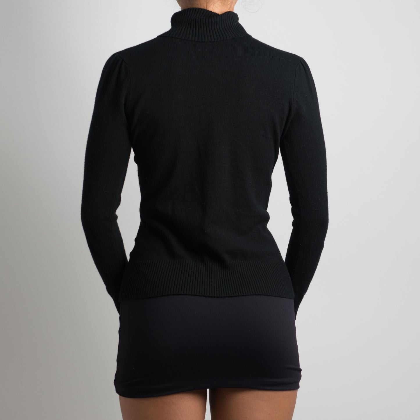 BLACK TURTLENECK LONG SLEEVE