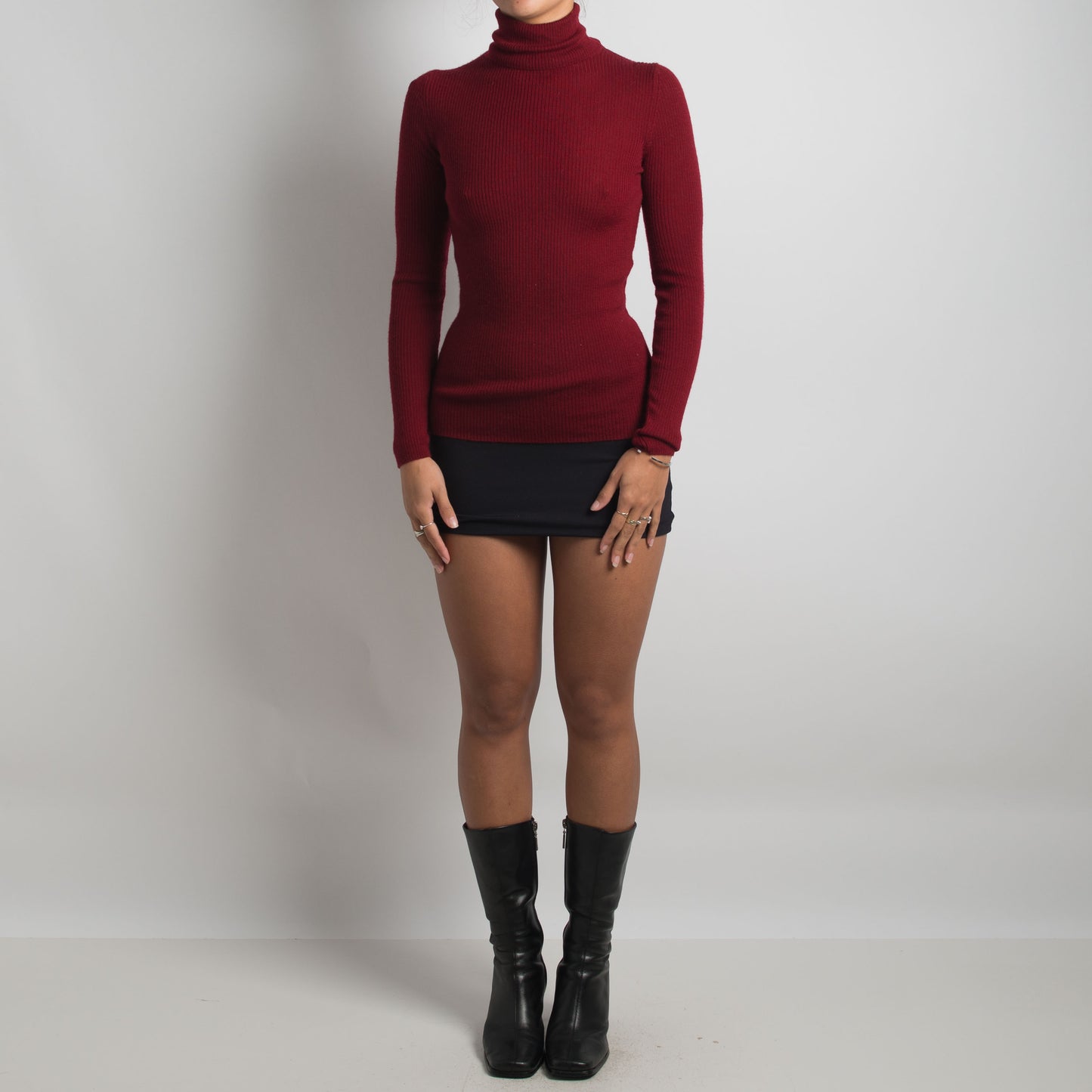 MAROON WOOL TURTLENECK