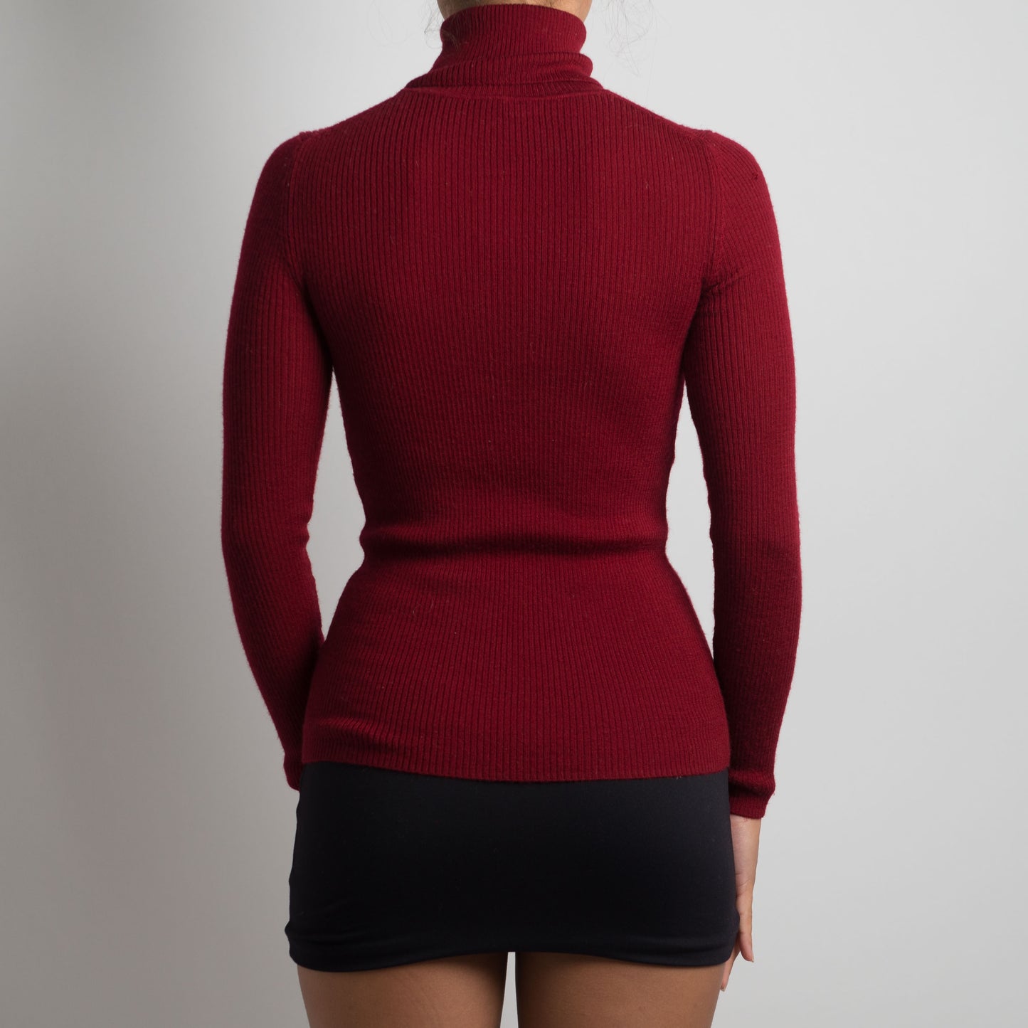 MAROON WOOL TURTLENECK