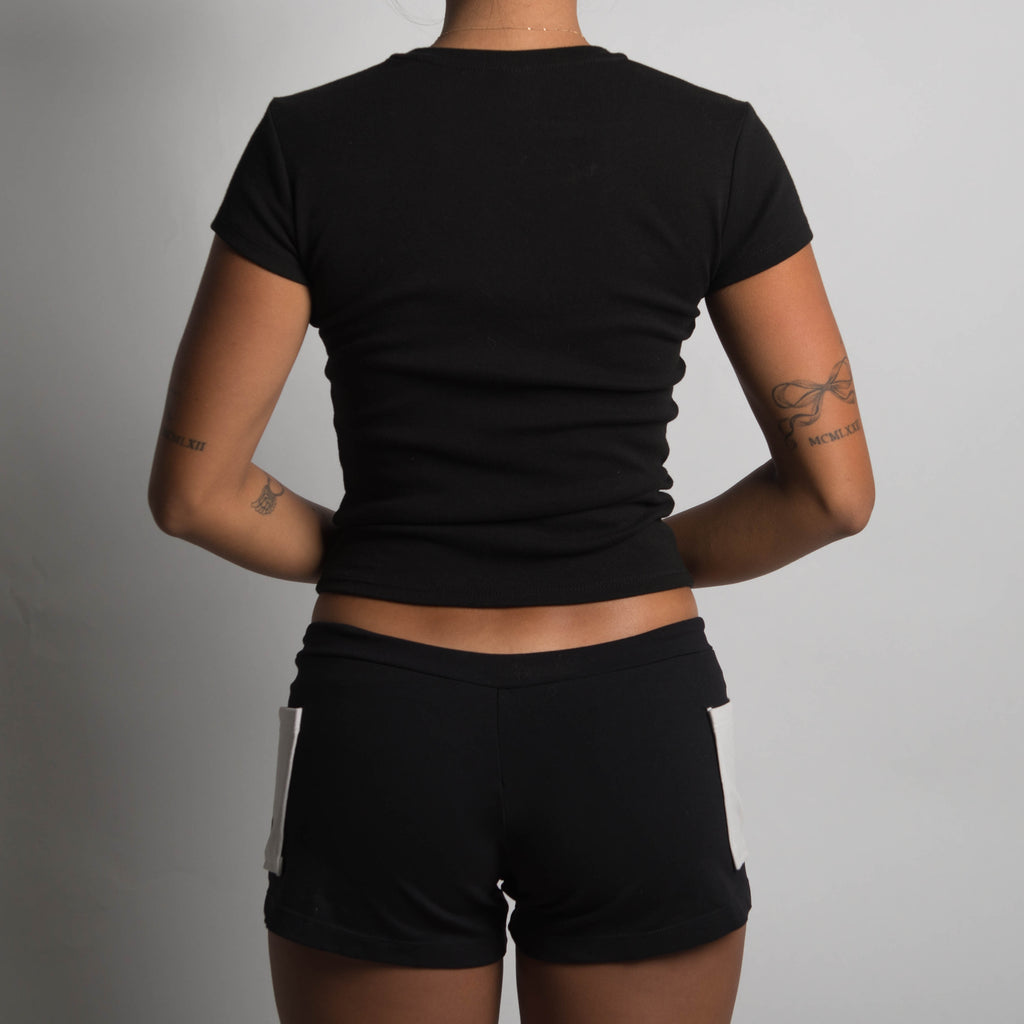 CONTRAST KICK SHORTS