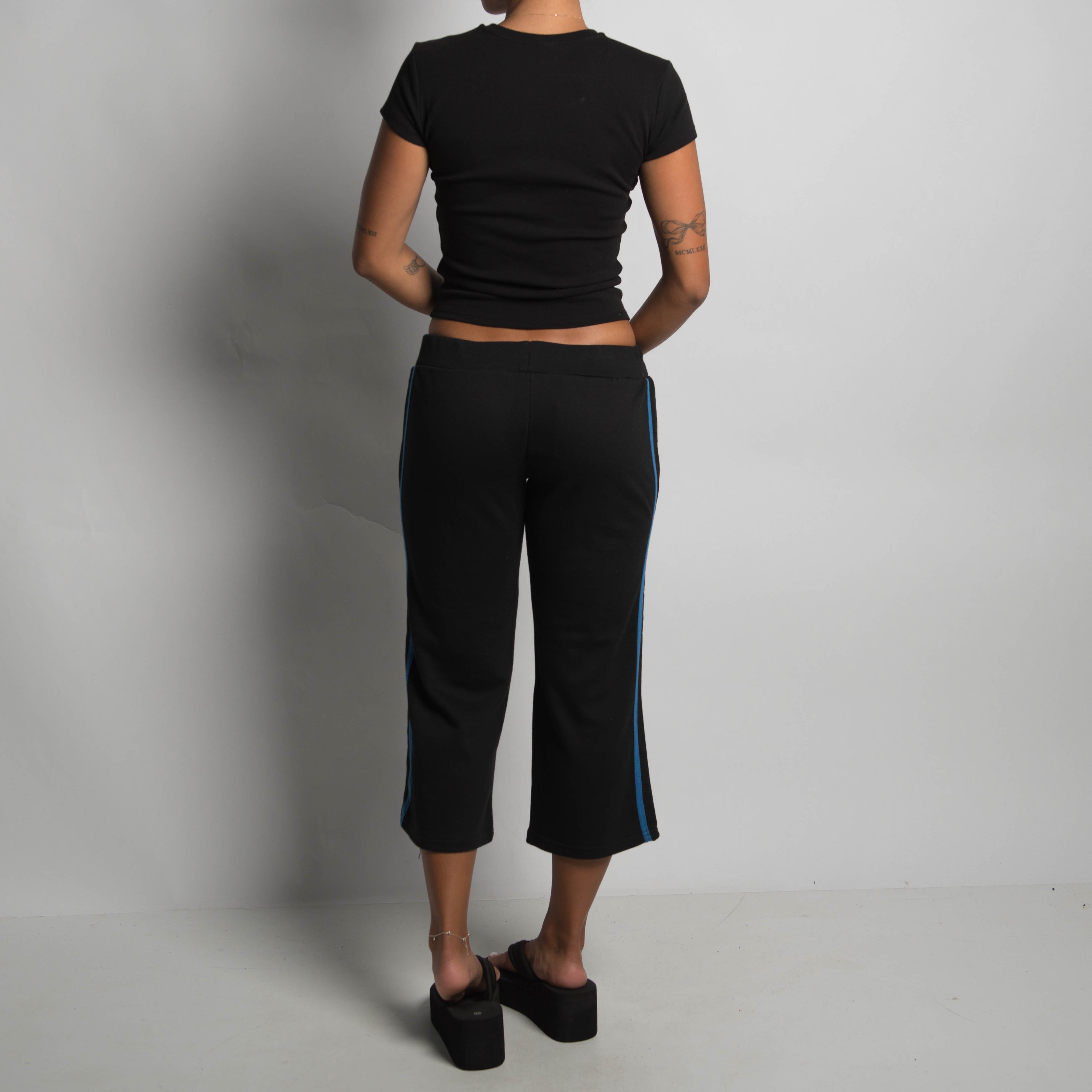 BLACK CROP LOUNGE PANTS