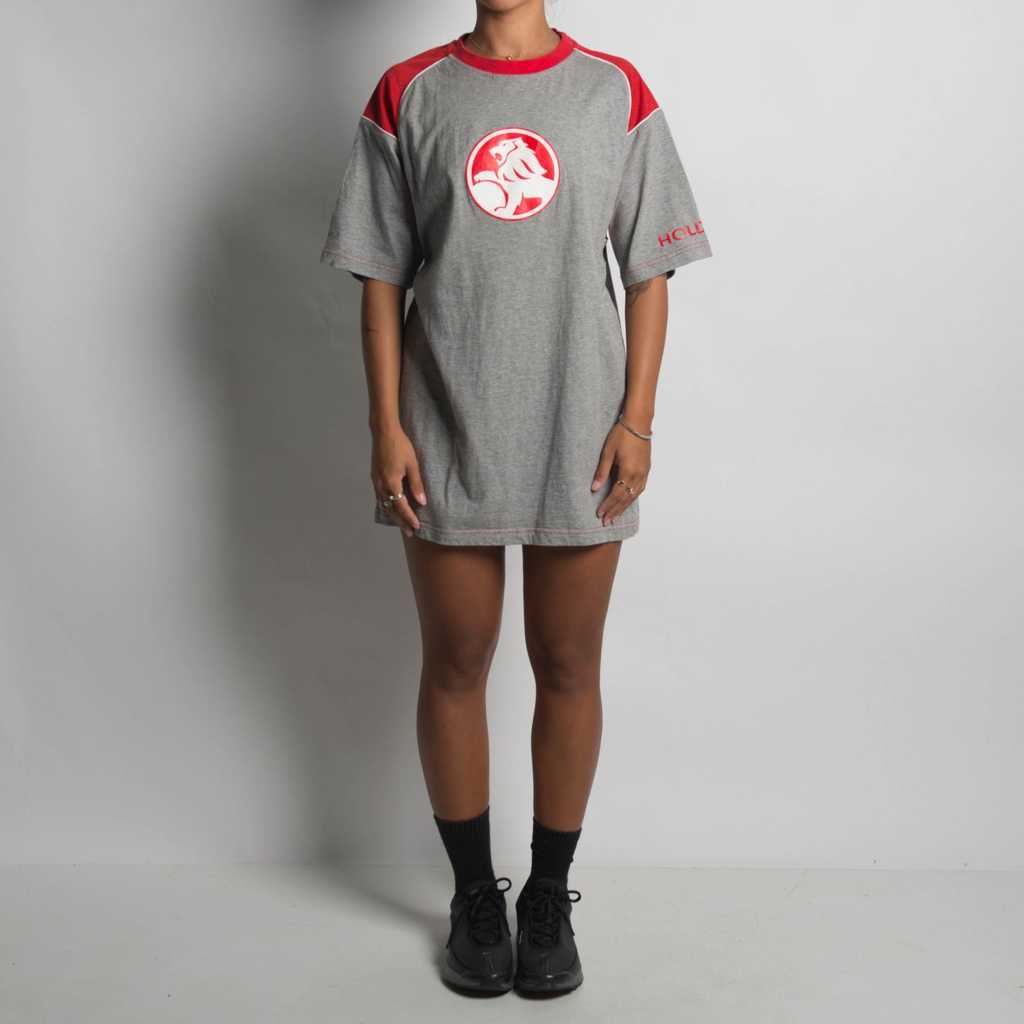 GREY HOLDEN TSHIRT