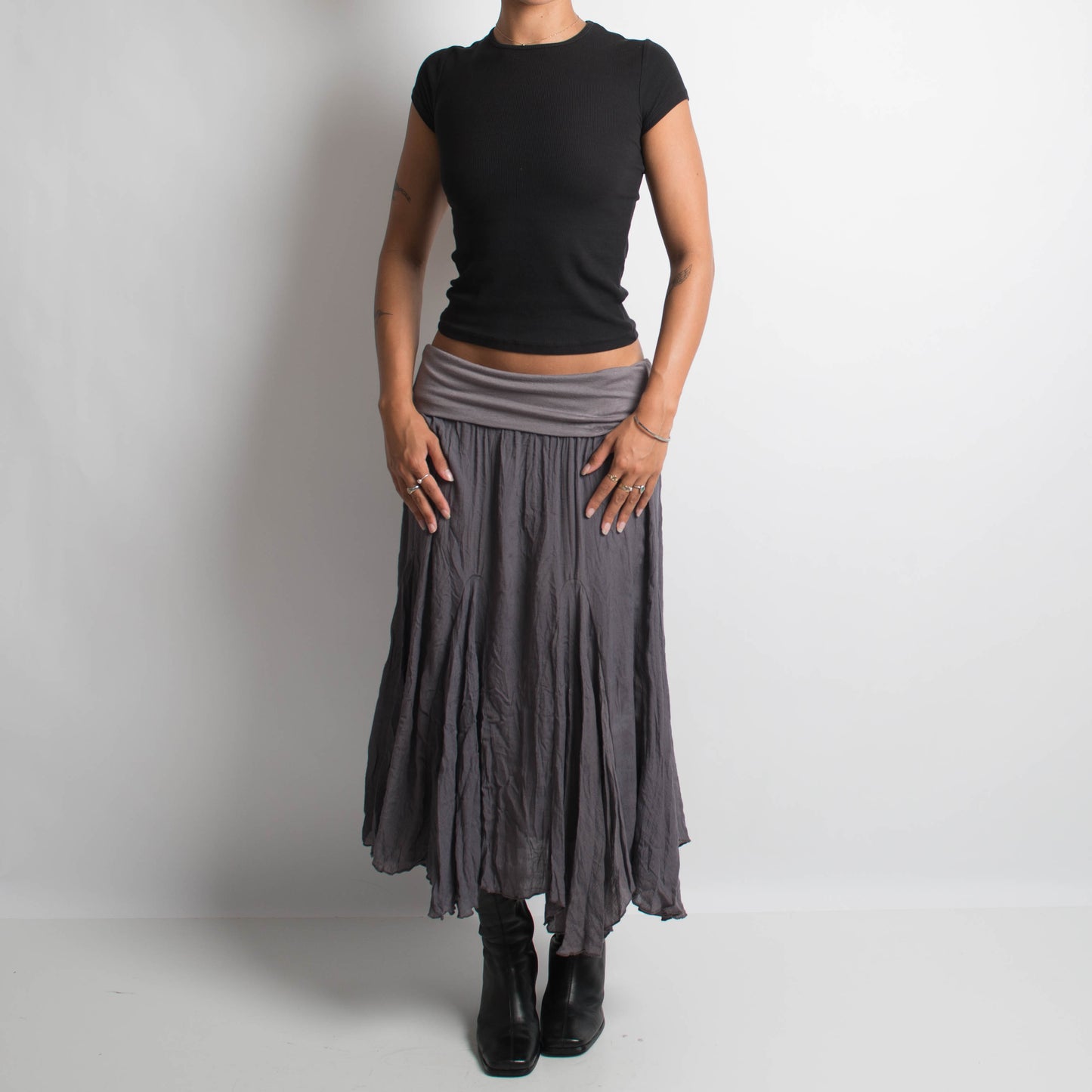 GREY TEXTURED LONGLINE SKIRT