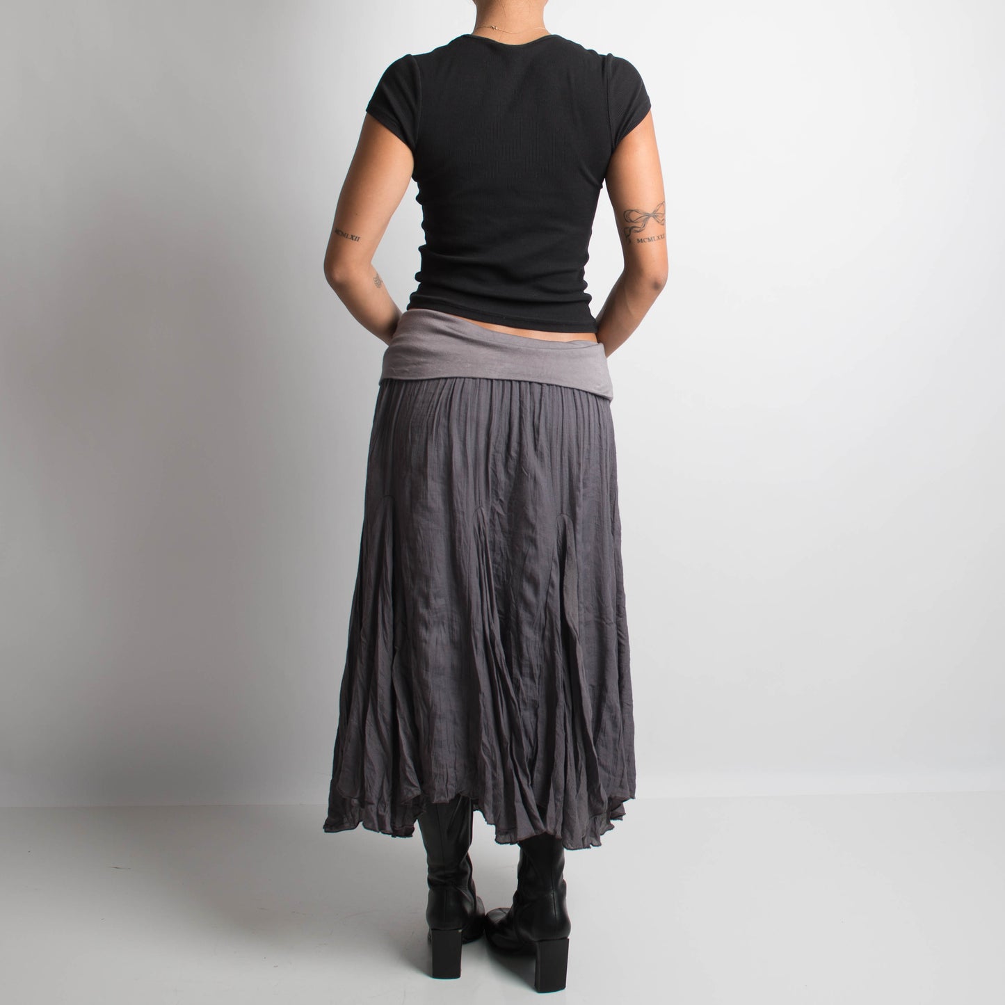 GREY TEXTURED LONGLINE SKIRT