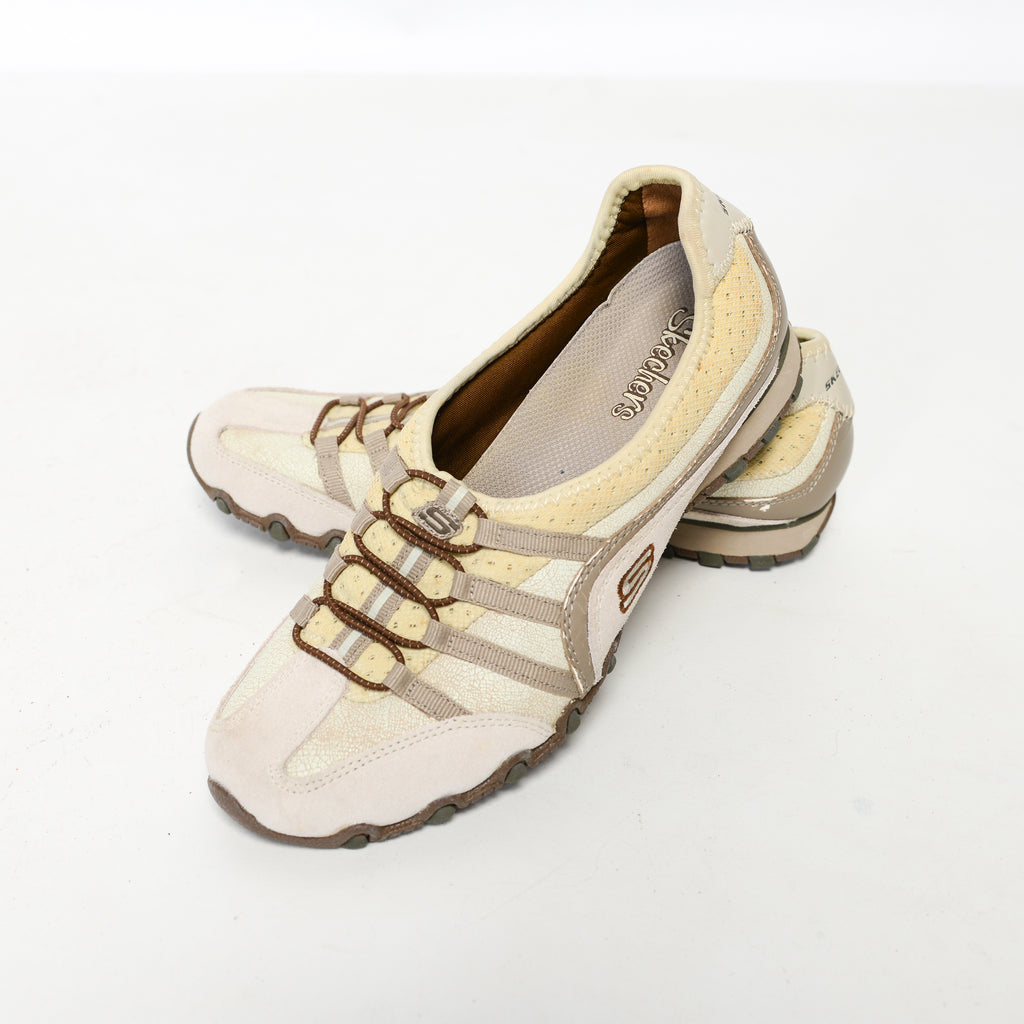 BEIGE LOW CUT SKECHERS