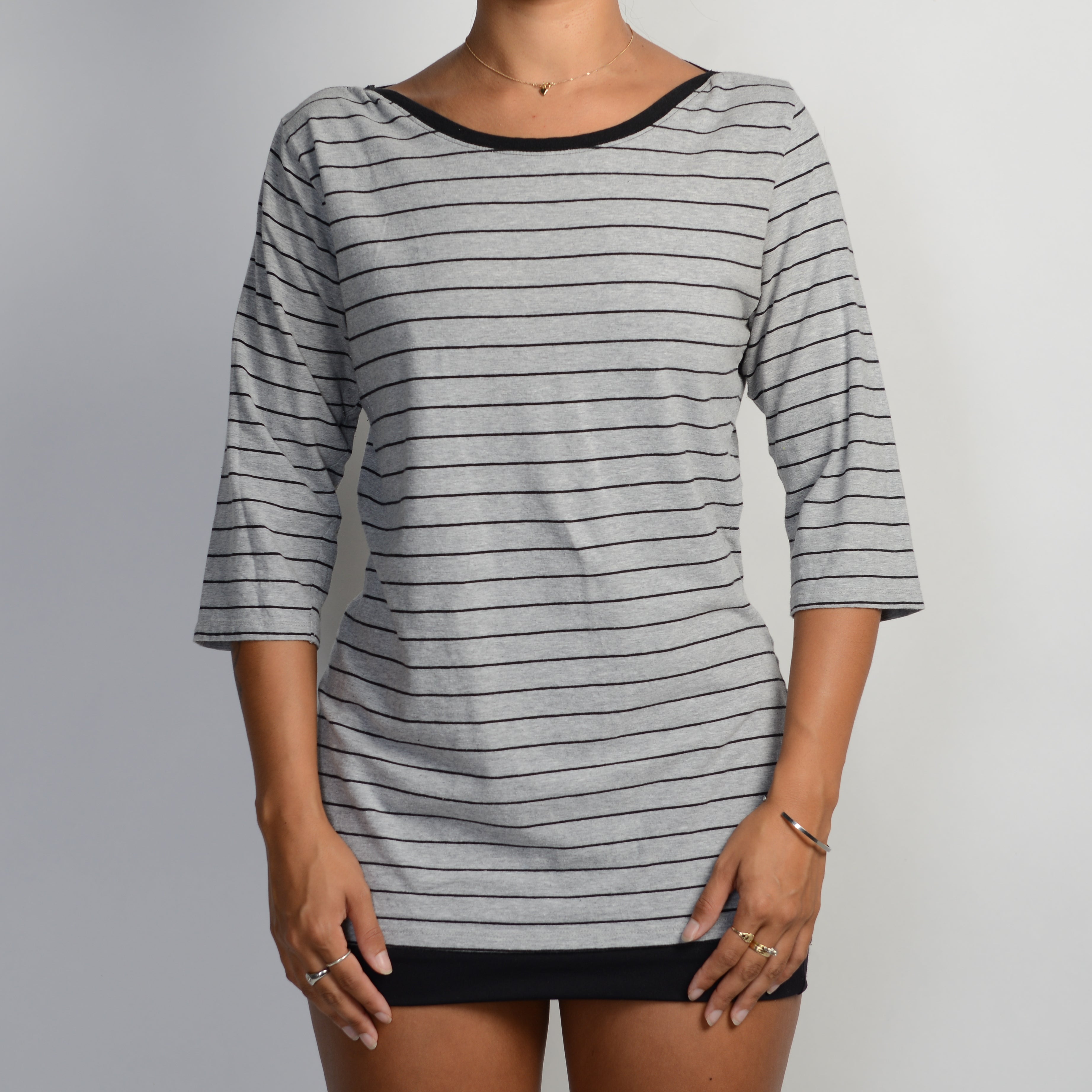 GREY STRIPE 3/4 SLEEVE TOP