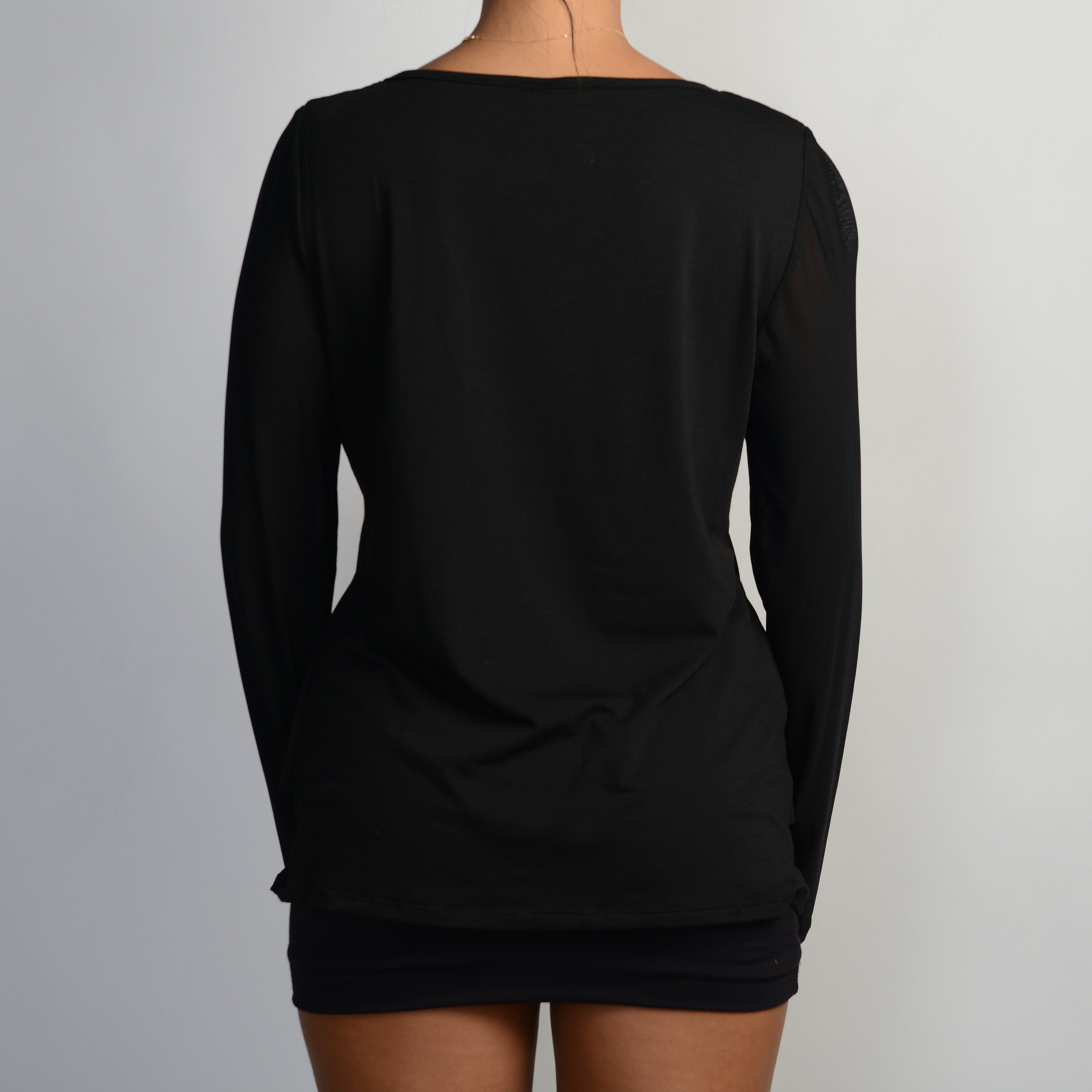 GRAPHIC LONG SLEEVE TOP