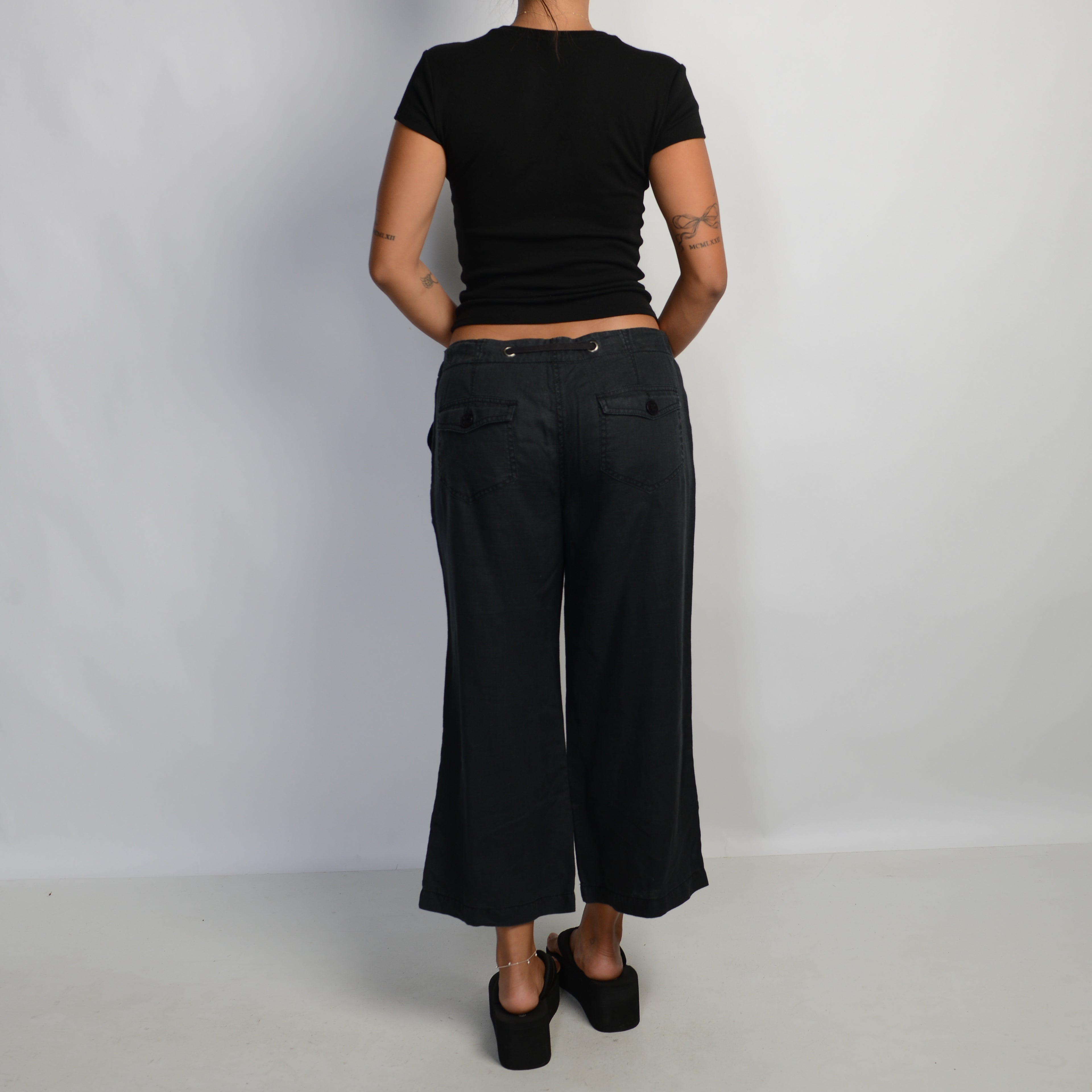 BLACK CROP LINEN PANTS