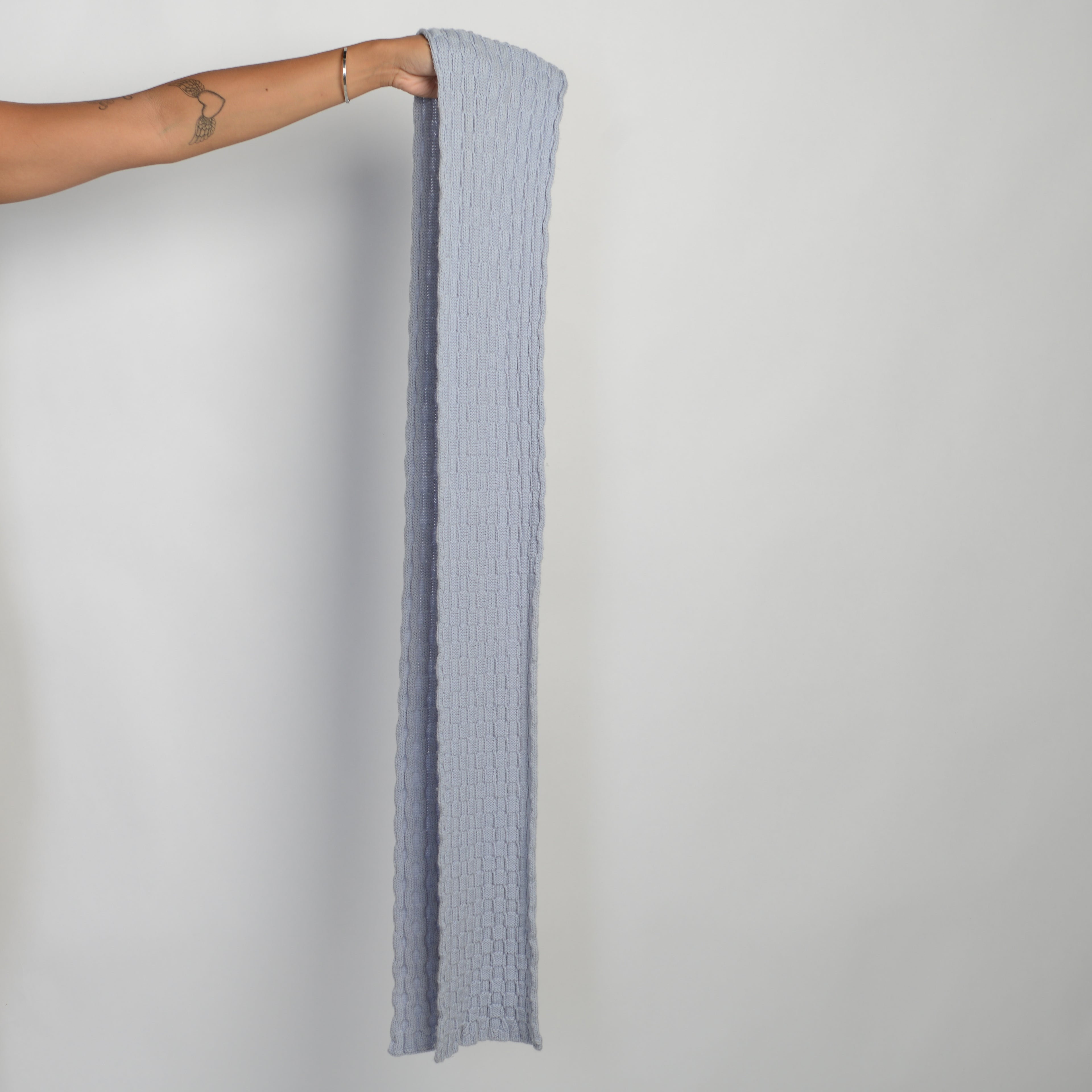 BLUE KNIT SCARF