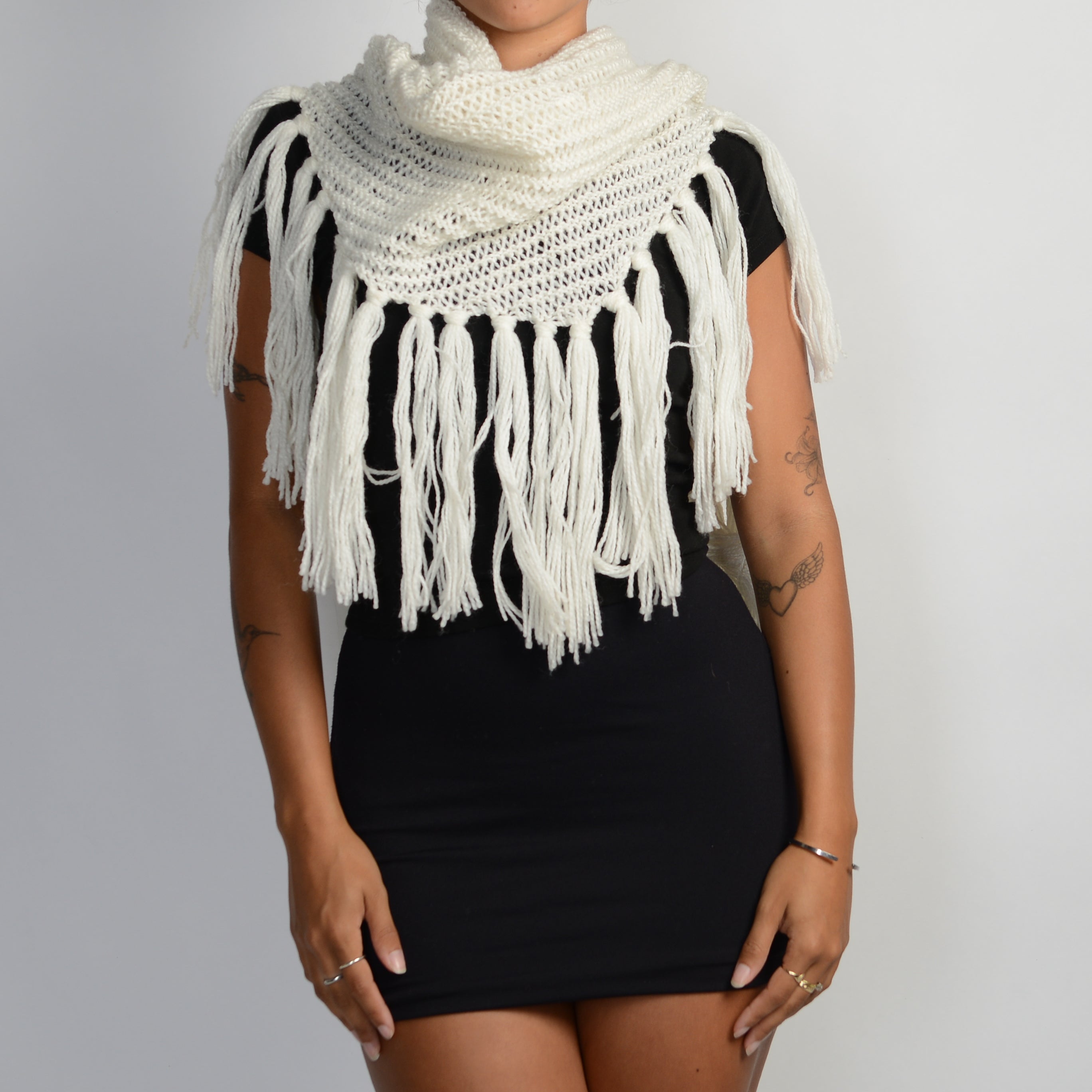 CREAM CROCHET KNIT SCARF