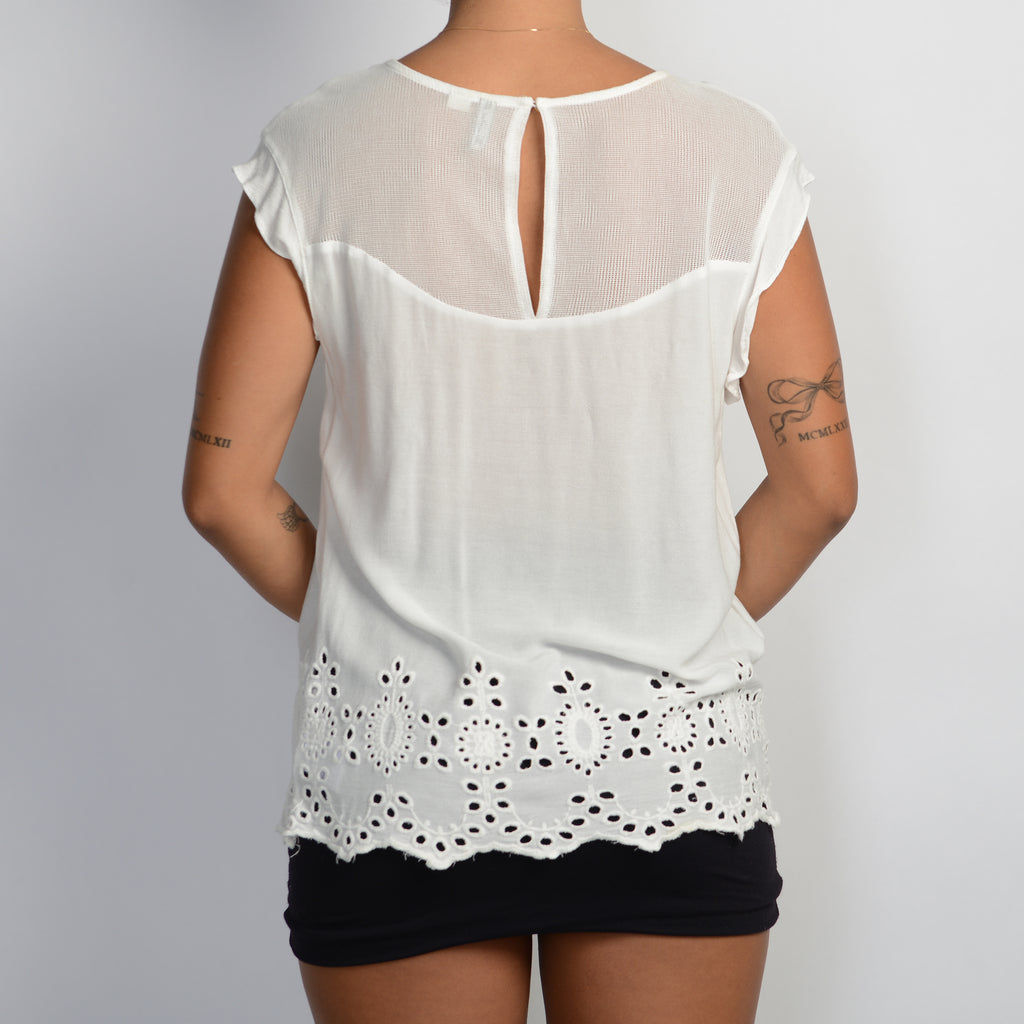 WHITE BRODERIE TOP