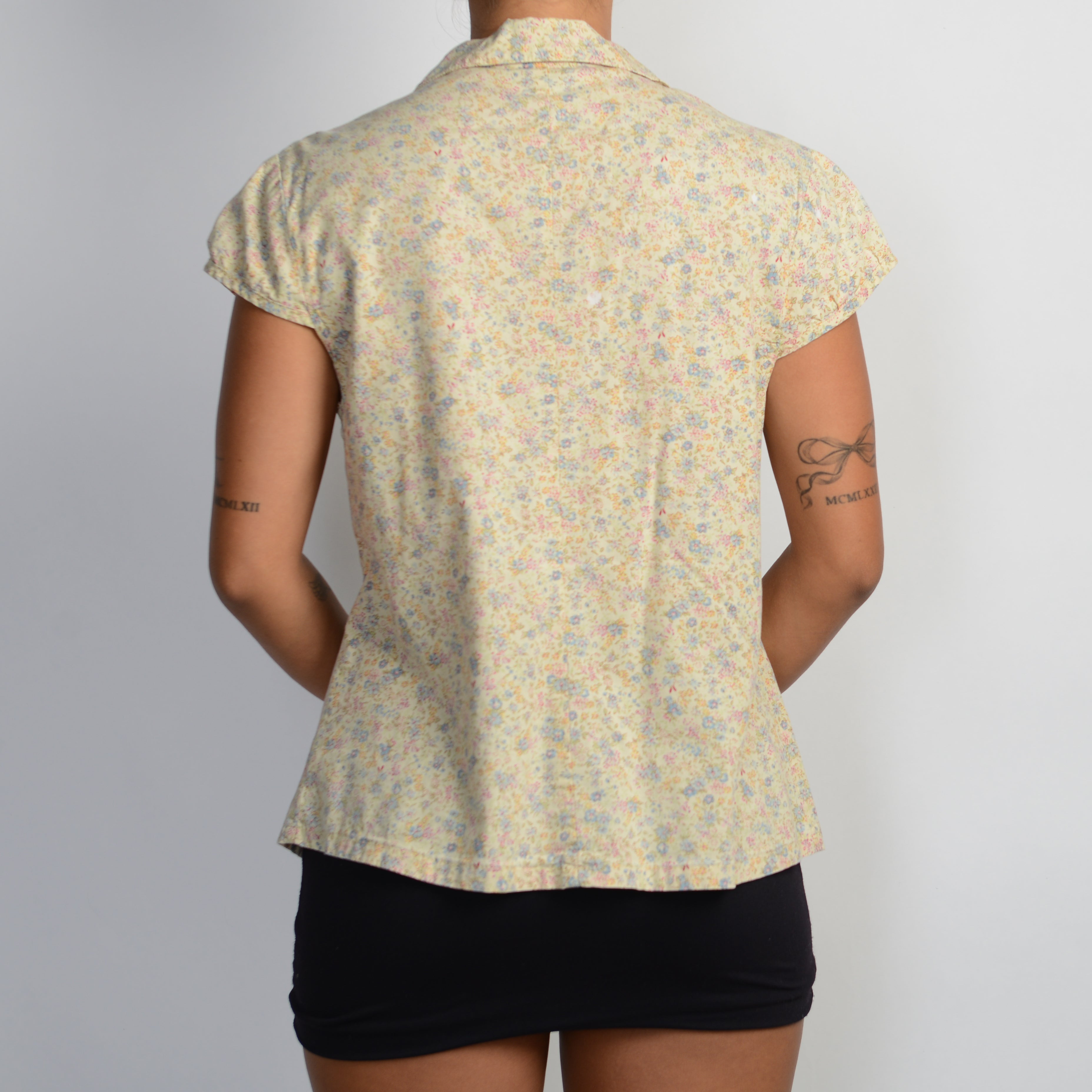 FLORAL SHORT SLEEVE BLOUSE