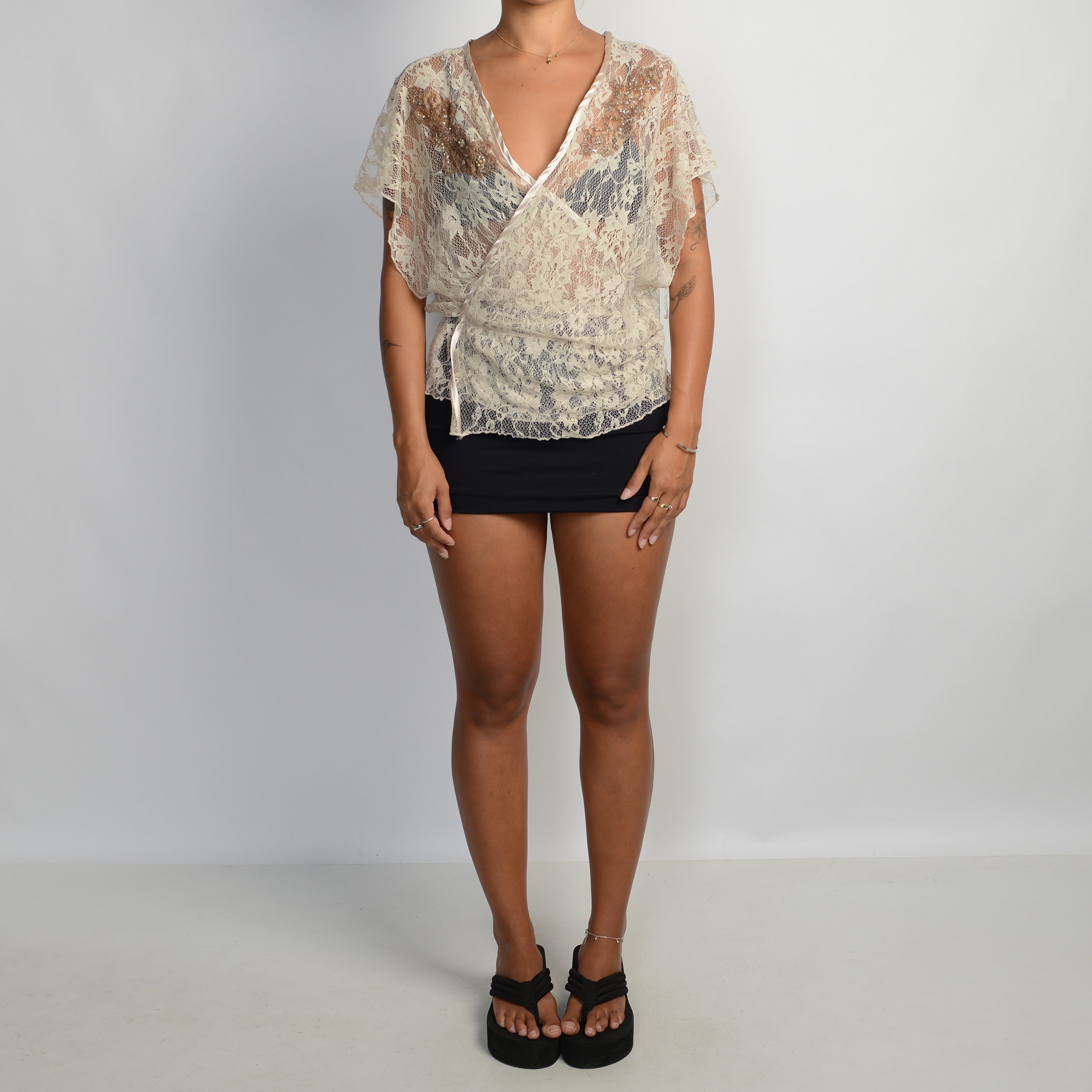 BEIGE LACE TIE TOP