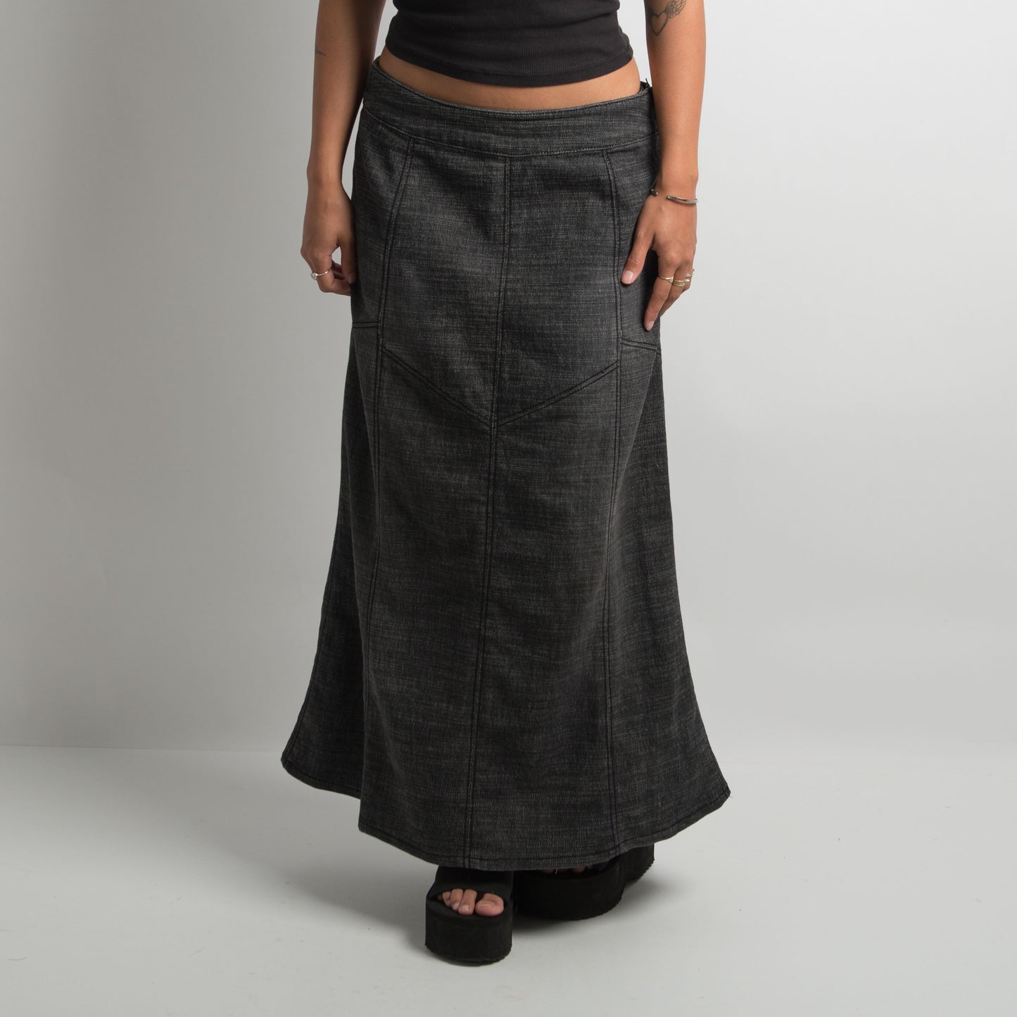 CHARCOAL DENIM LONGLINE SKIRT