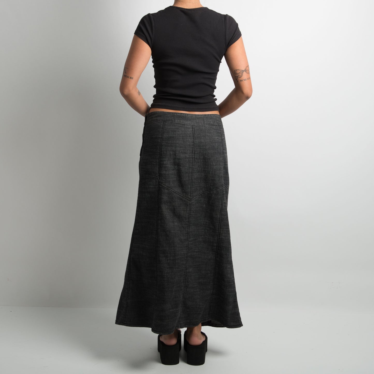 CHARCOAL DENIM LONGLINE SKIRT