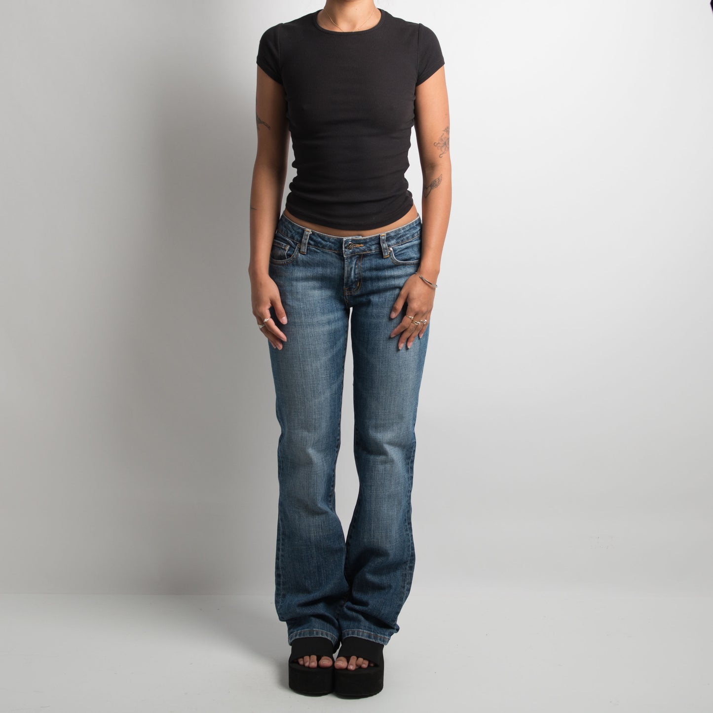 CLASSIC BOOTCUT DENIM JEANS