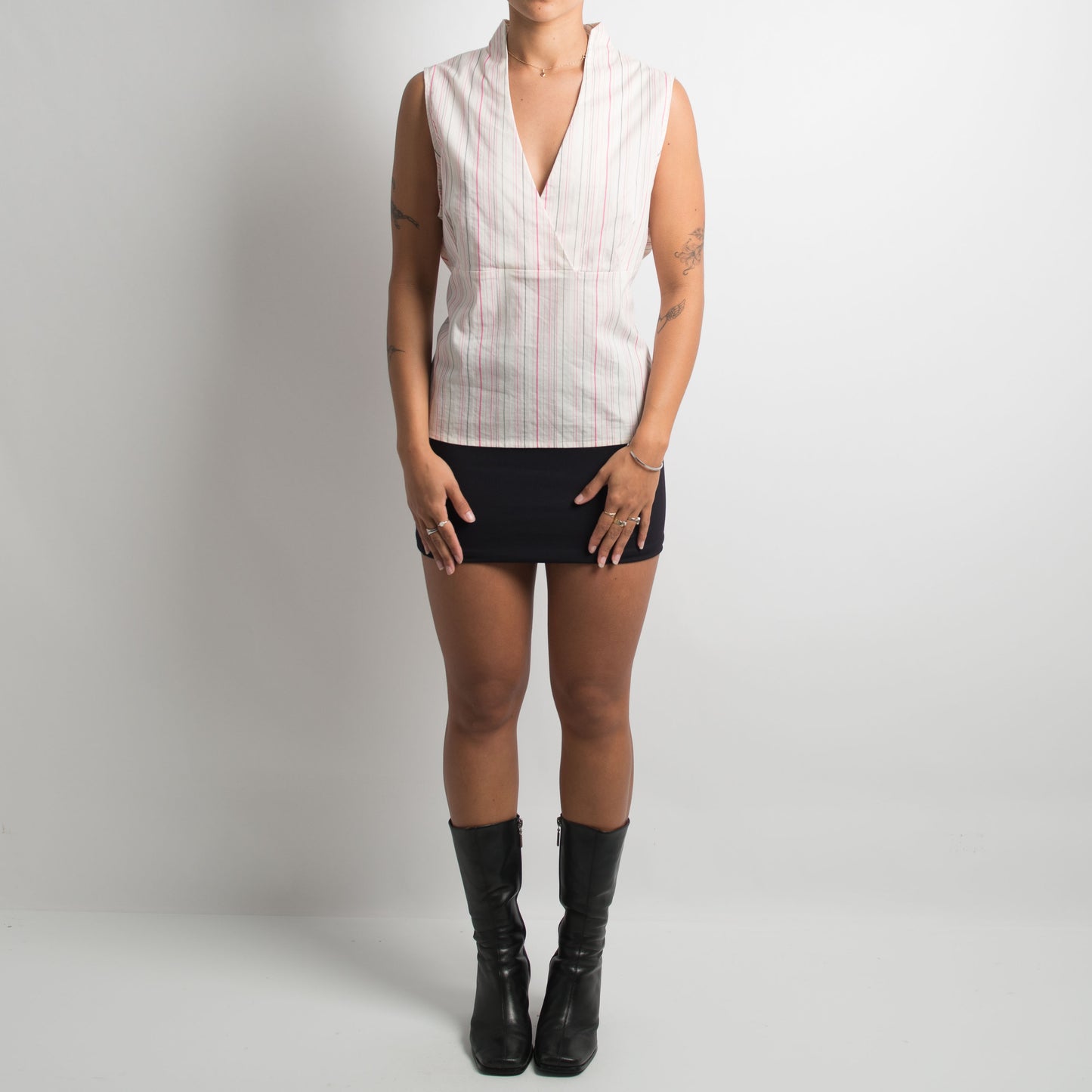 PINSTRIPE SLEEVELESS BLOUSE