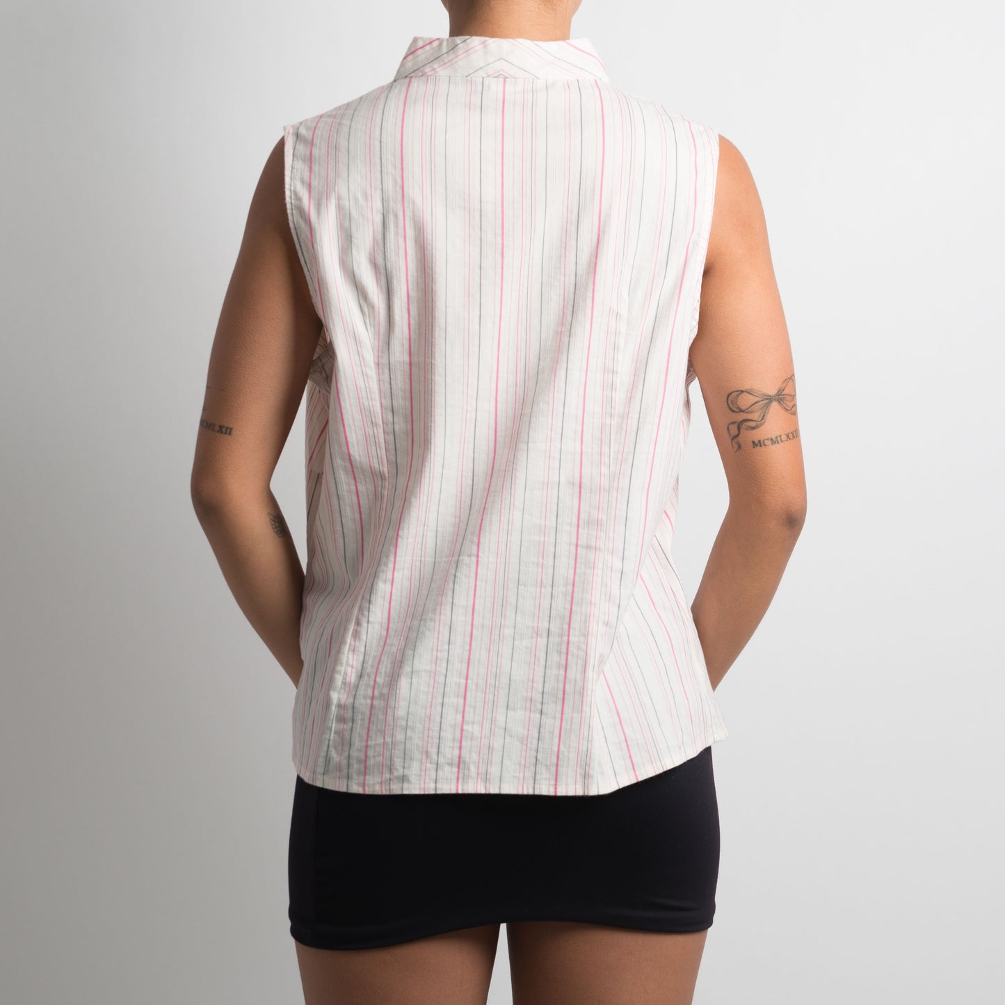 PINSTRIPE SLEEVELESS BLOUSE