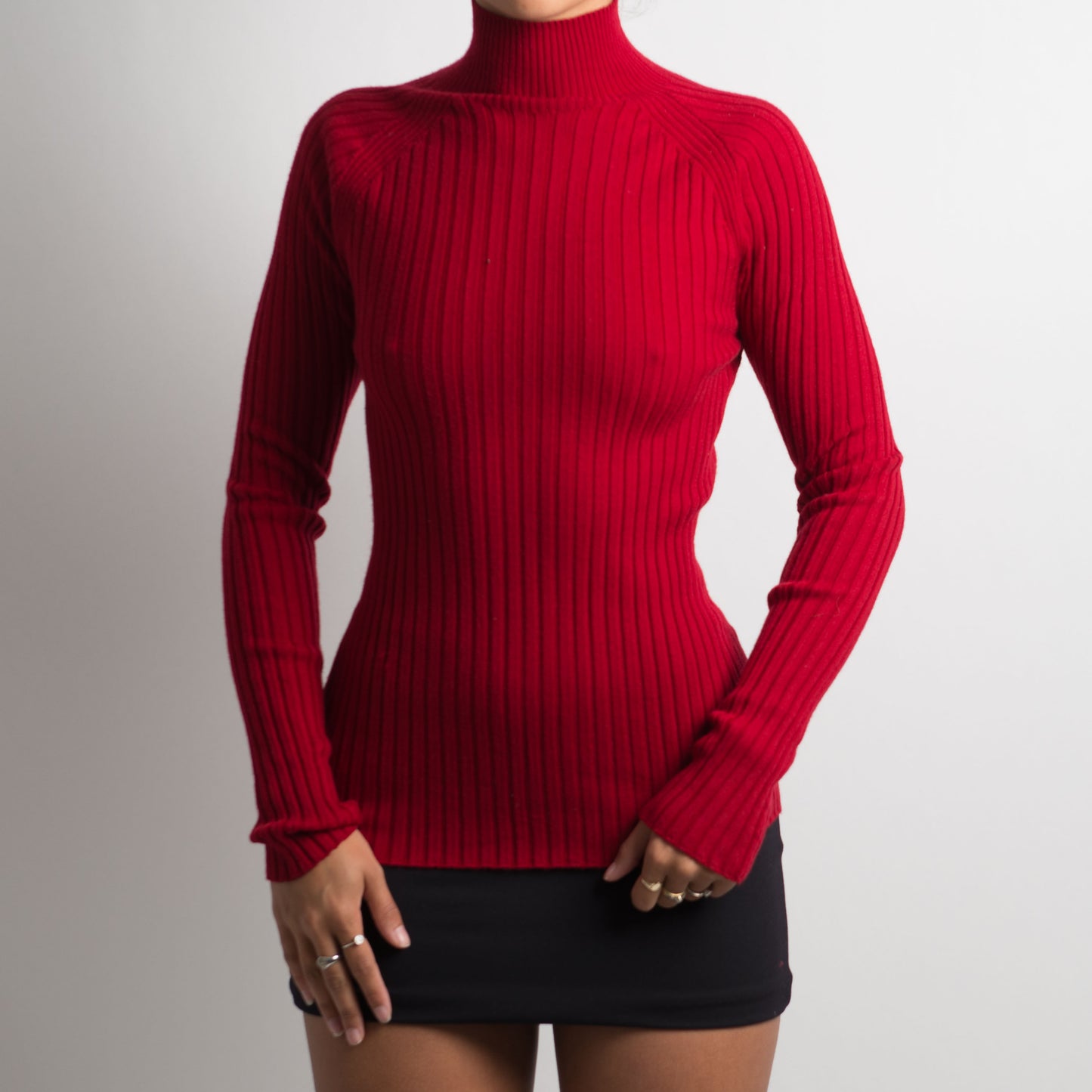 RED WOOL MOCKNECK LONG SLEEVE