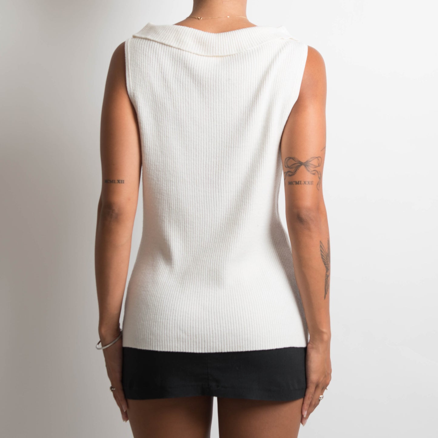 KNIT RIBBED SLEEVELESS TOP