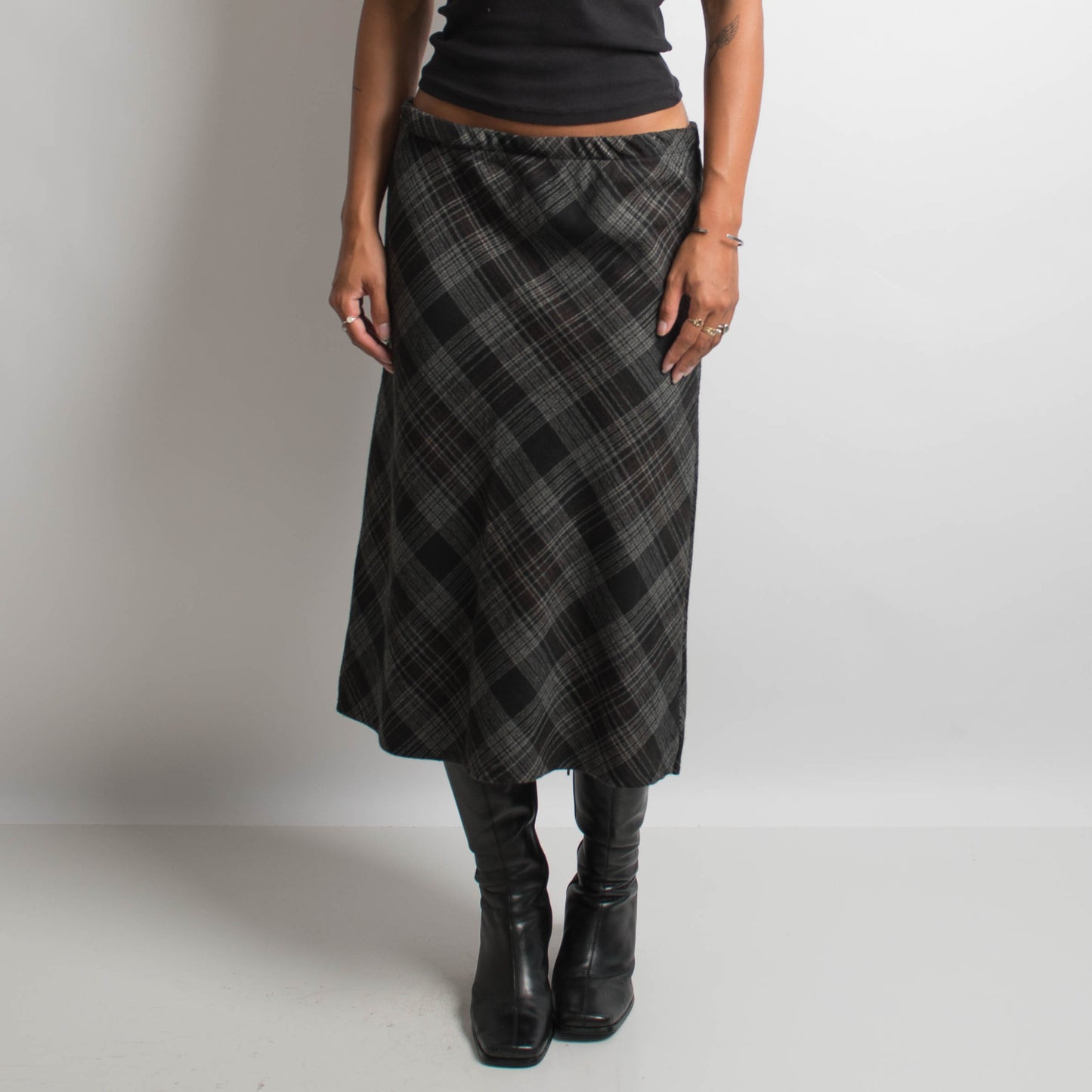 DARK PLAID MIDI SKIRT