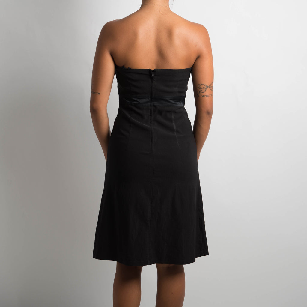 BLACK STRAPLESS DRESS
